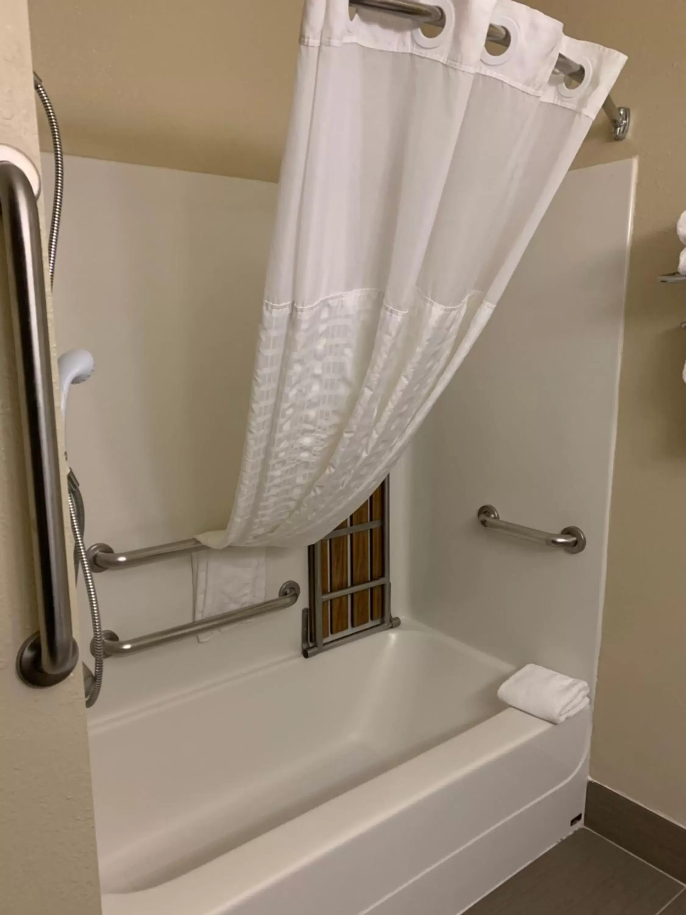 Queen Room with Two Queen Beds - Accessible/Non-Smoking  in Comfort Inn South-Medford
