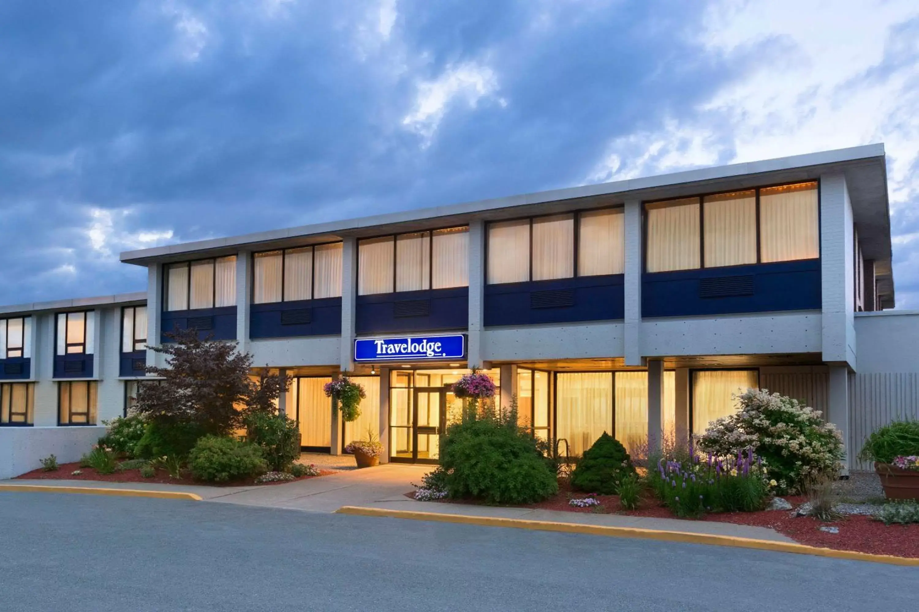 Property building in Travelodge by Wyndham Sydney Property building in Travelodge by Wyndham Sydney