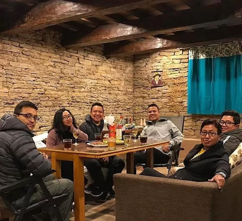 Restaurant/places to eat in The Barfung Retreat