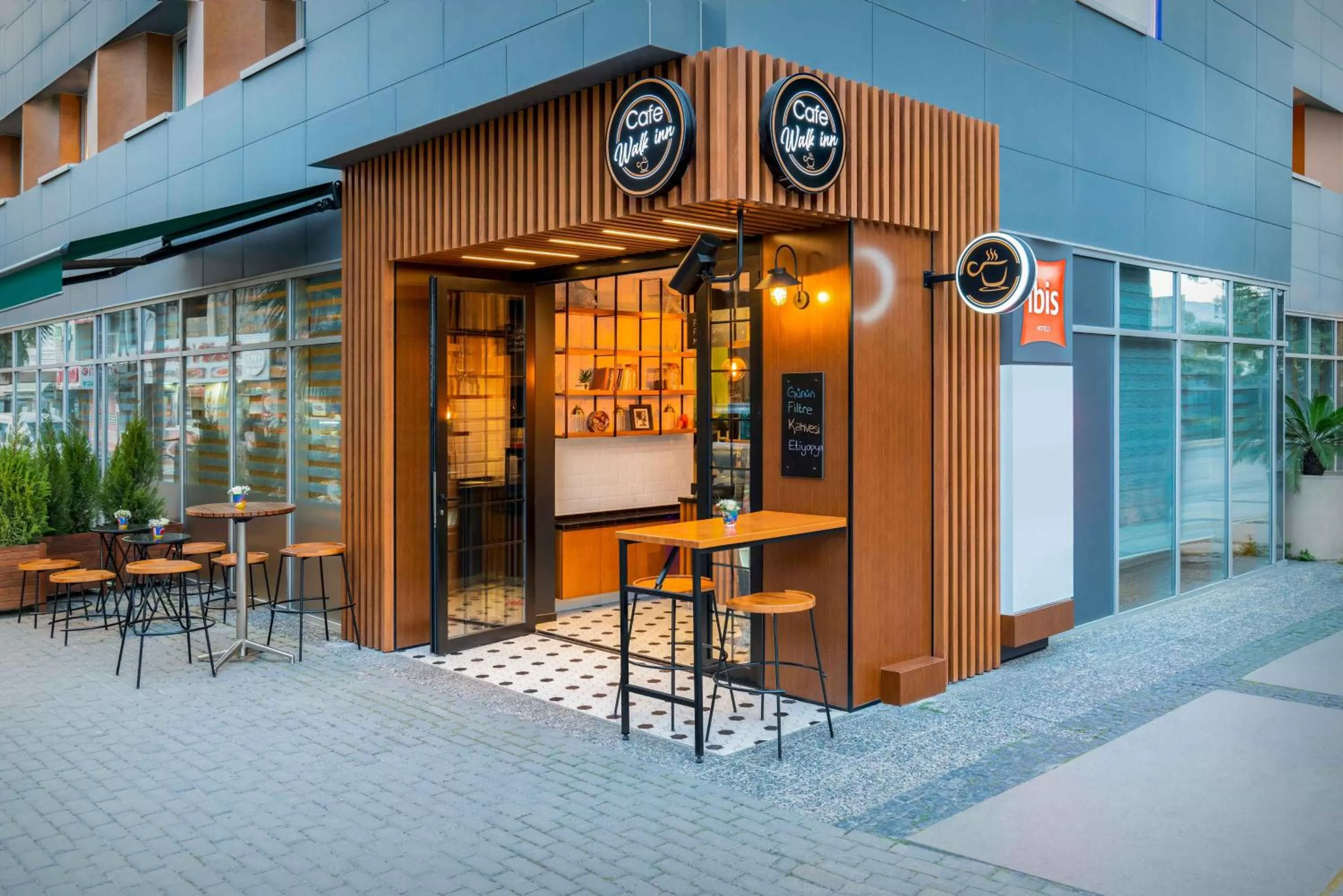 Restaurant/places to eat in Ibis Izmir Alsancak