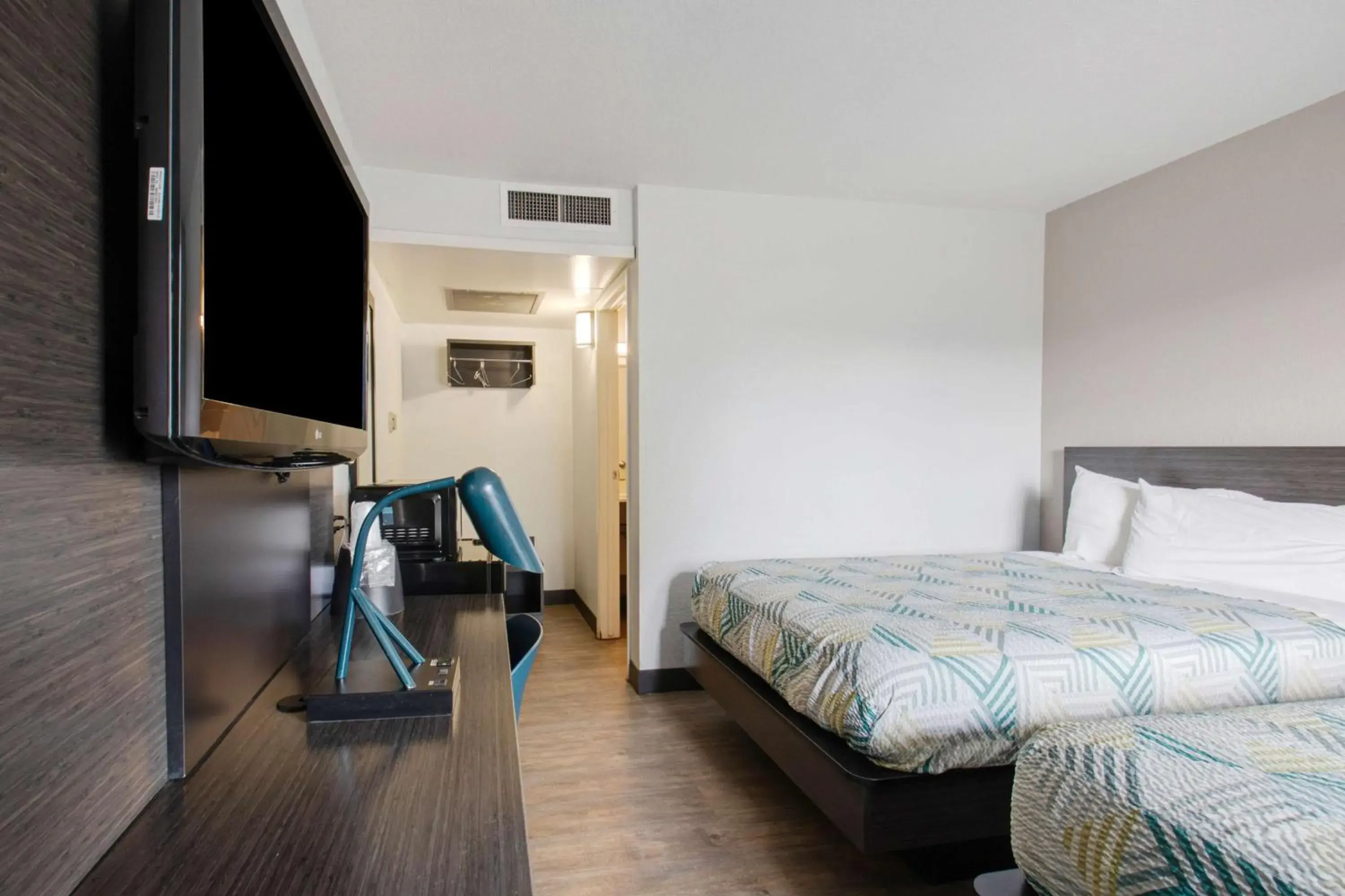 Bedroom, Bed in Motel 6-Elko, NV