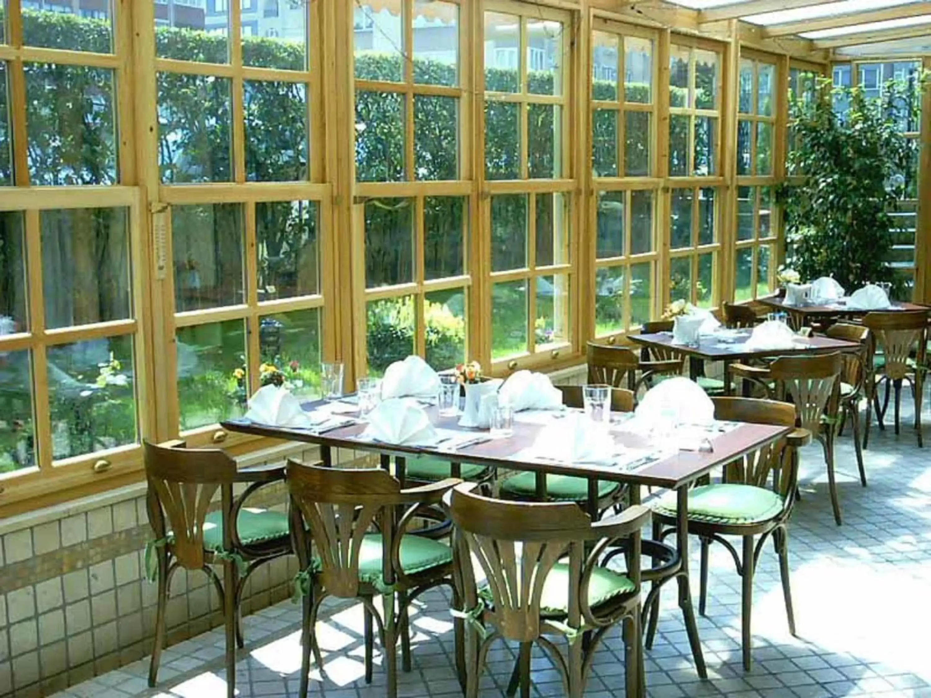 Restaurant/Places to Eat in Güneş Hotel Merter