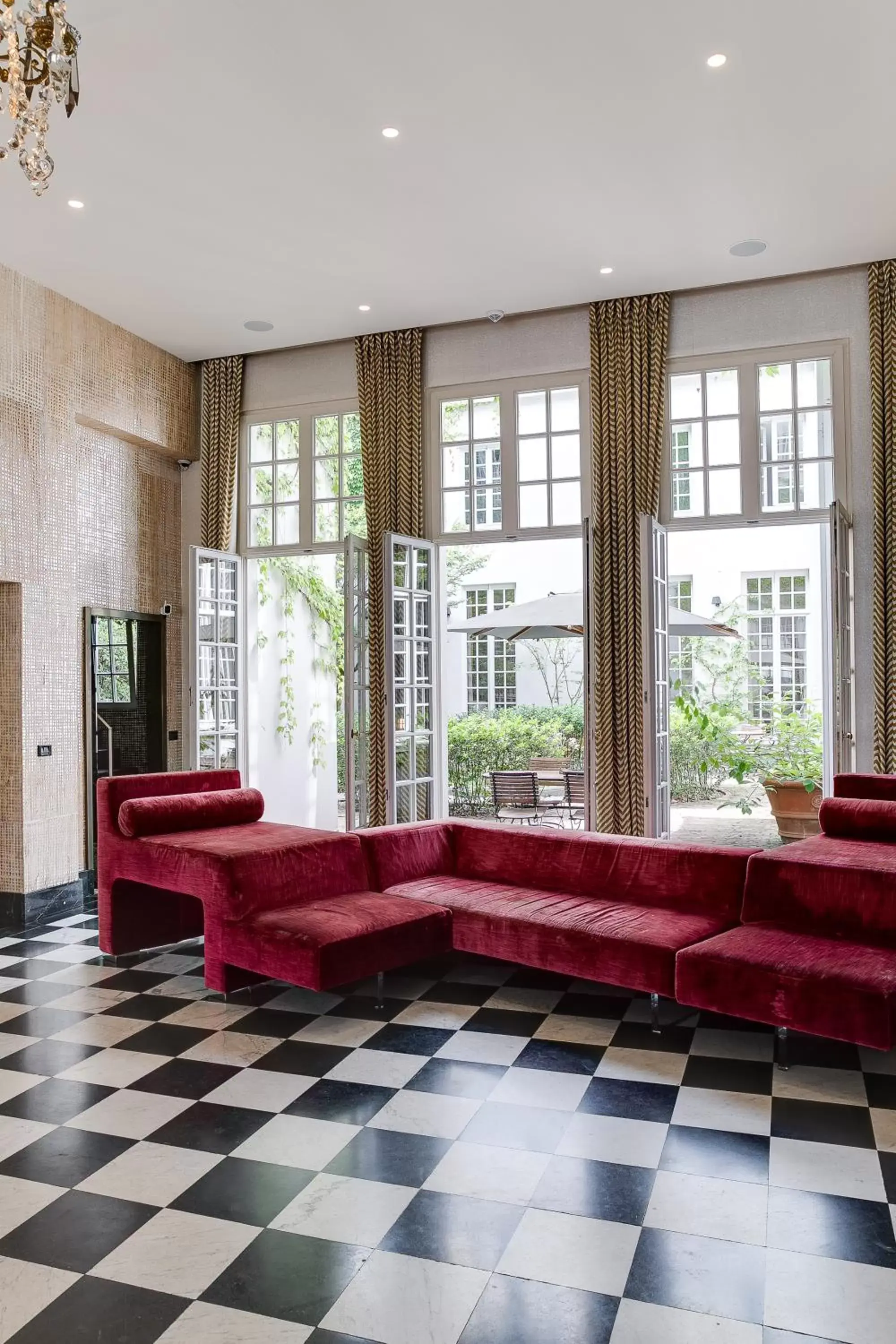 Lobby or reception in Small Luxury Hotel De Witte Lelie
