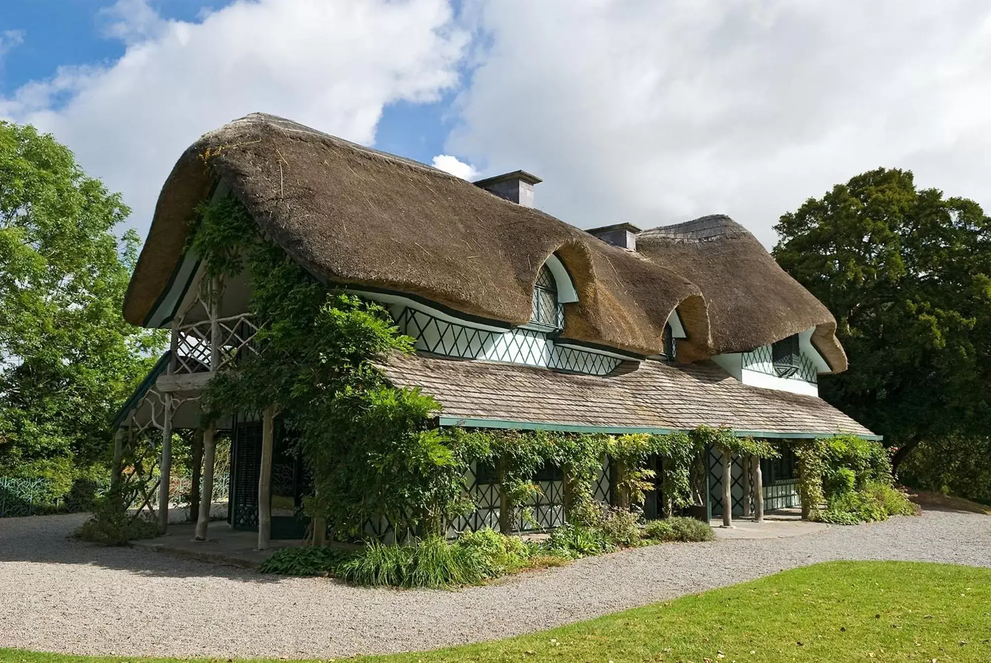 Area and facilities, Property Building in Cahir House Hotel