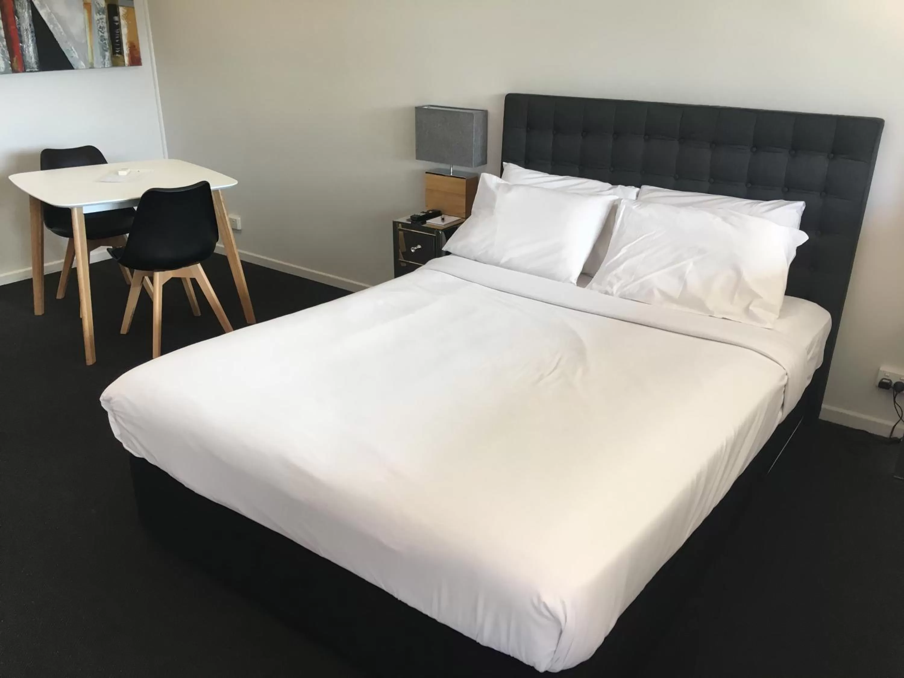 Bed in Darra Motel & Conference Centre