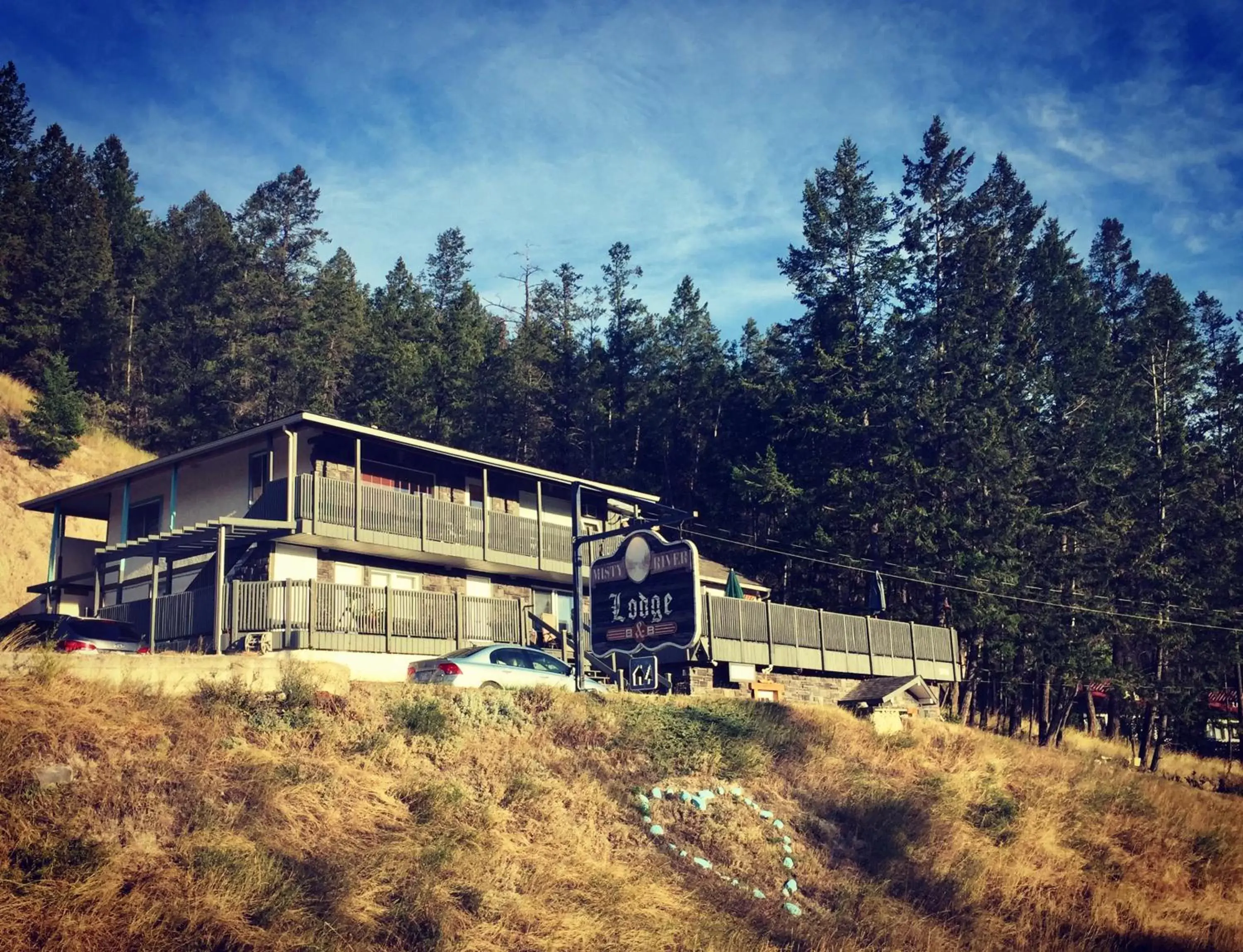 Property building in Misty River Lodge