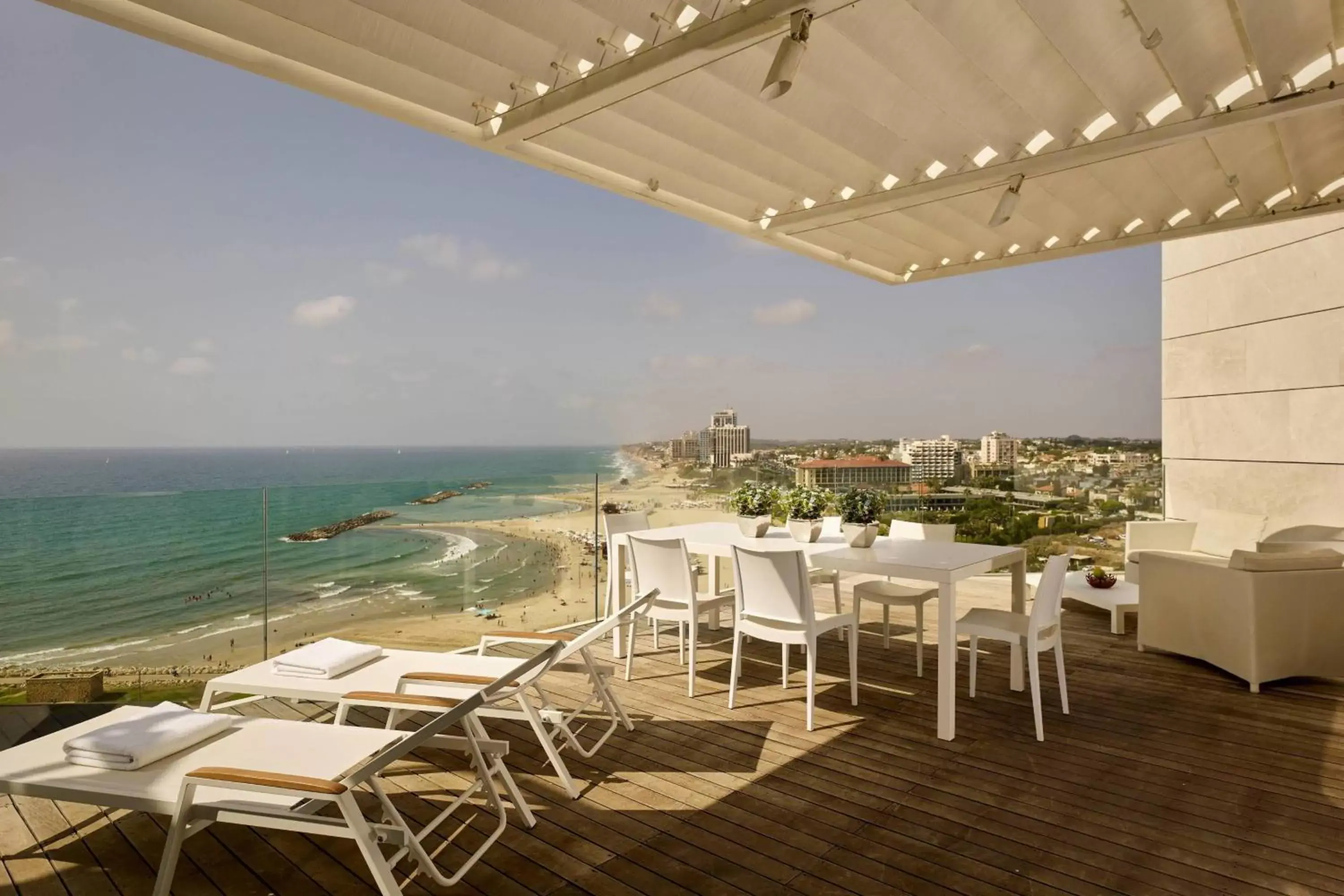 Bedroom in The Ritz-Carlton, Herzliya