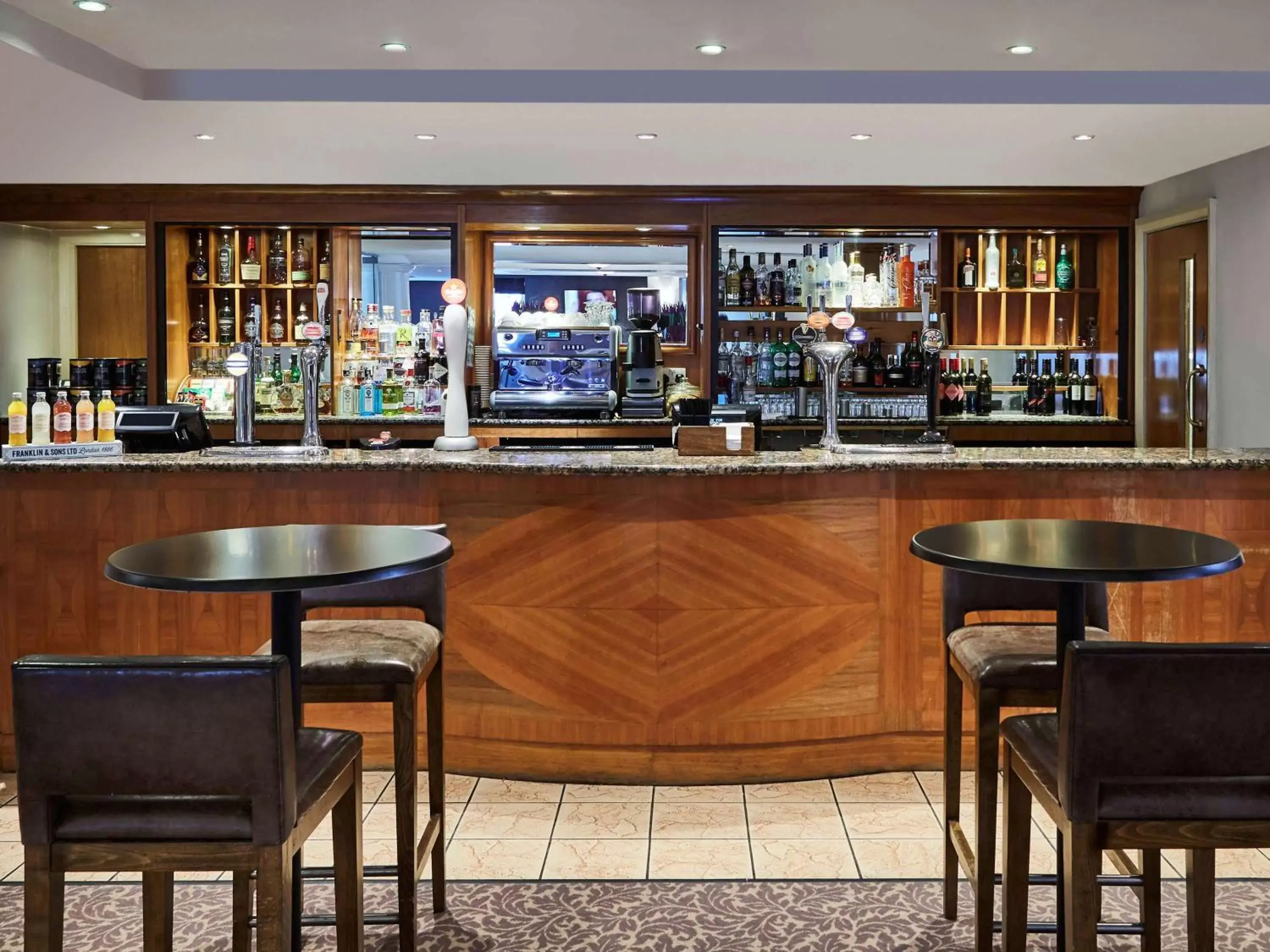 Lounge or bar, Lounge/Bar in Mercure Sheffield Kenwood Hall & Spa