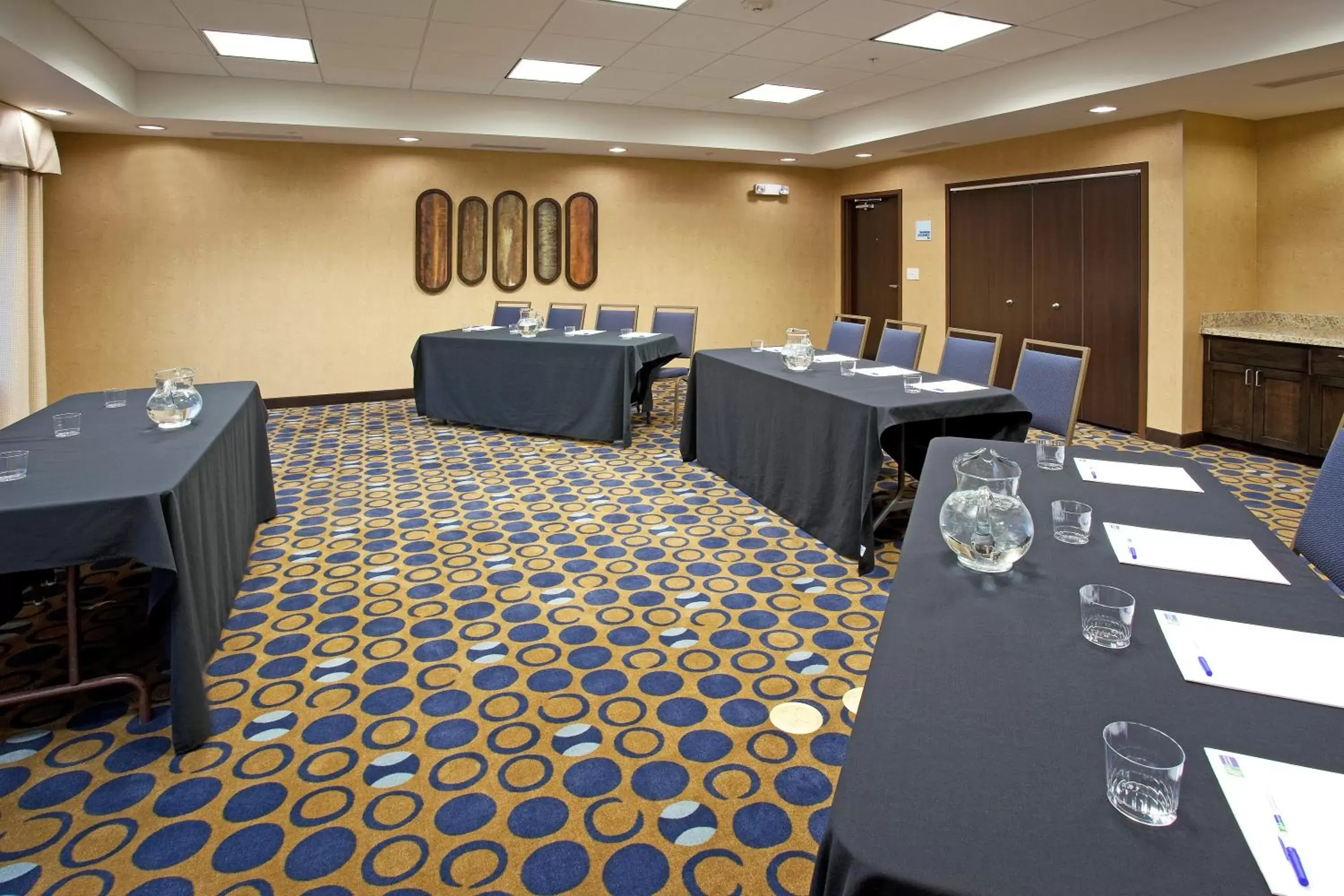 Meeting/conference room in Holiday Inn Express Richfield, an IHG Hotel