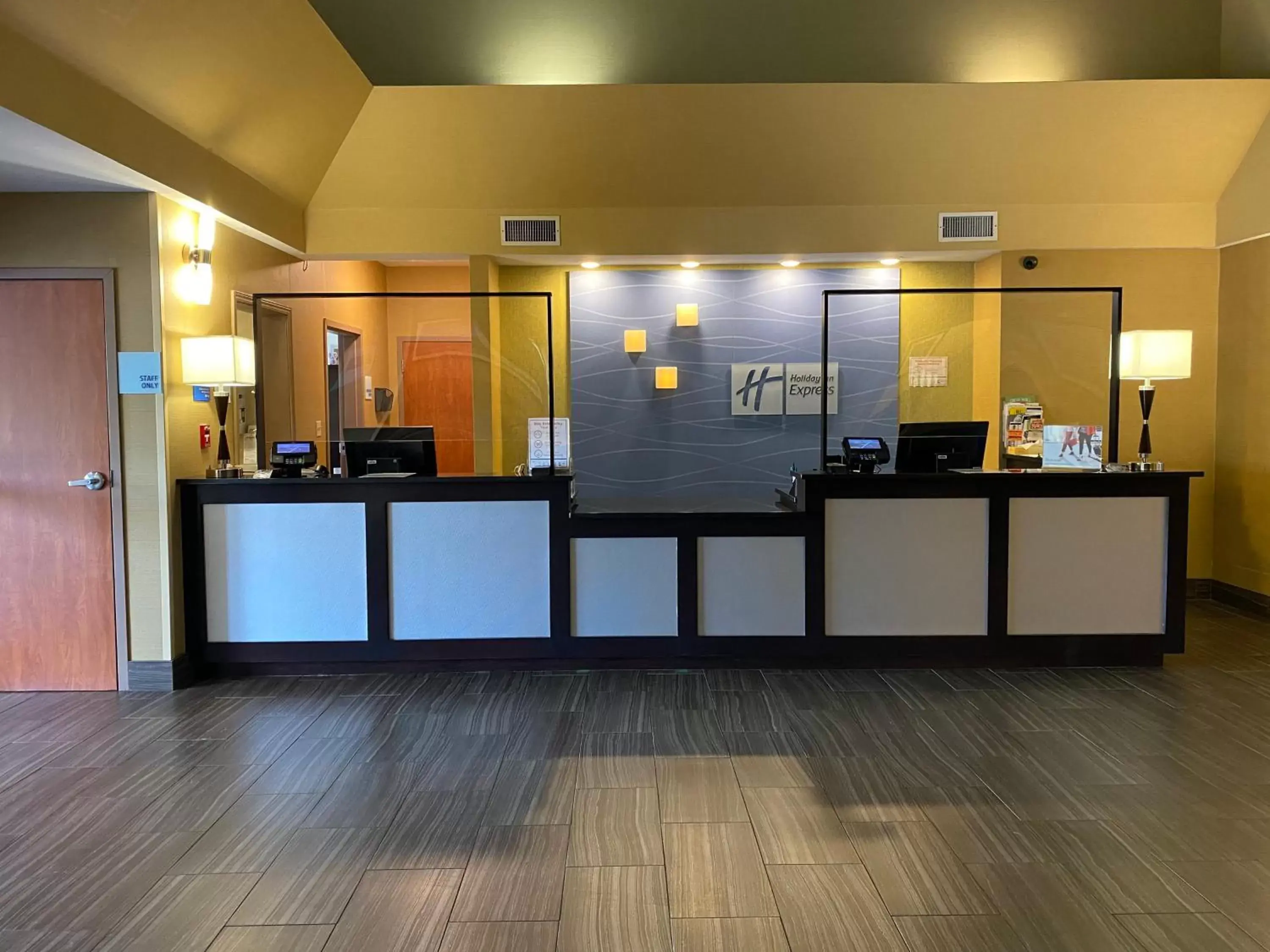 Property building, Lobby/Reception in Holiday Inn Express Hotel & Suites Edmond, an IHG Hotel