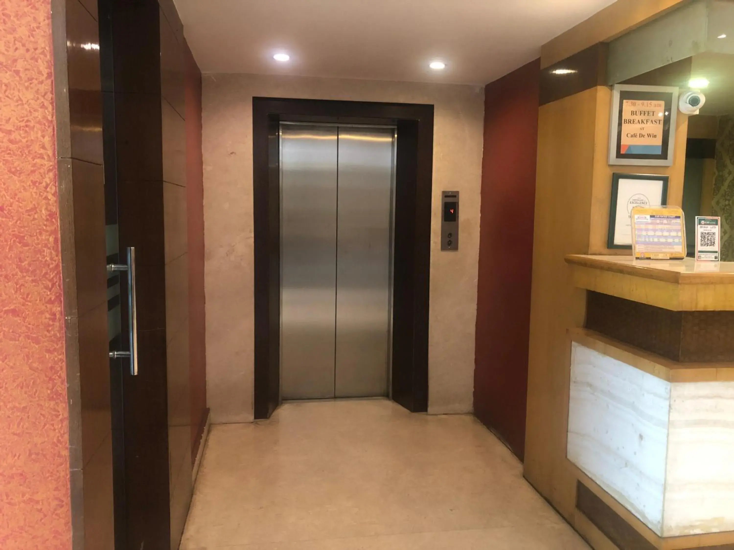 elevator in Hotel Winsar Park