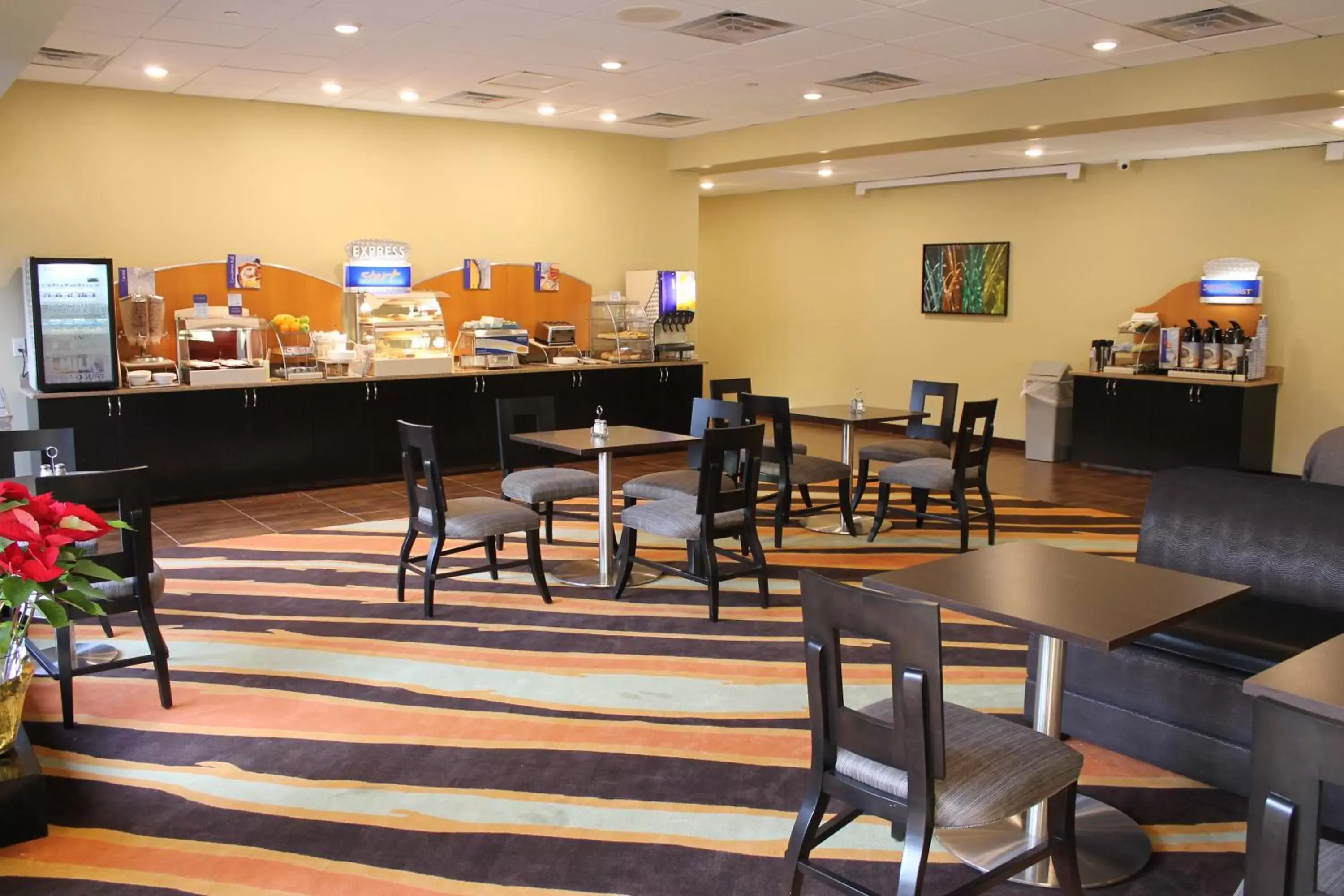 Restaurant/Places to Eat in Holiday Inn Express Princeton Southeast, an IHG Hotel