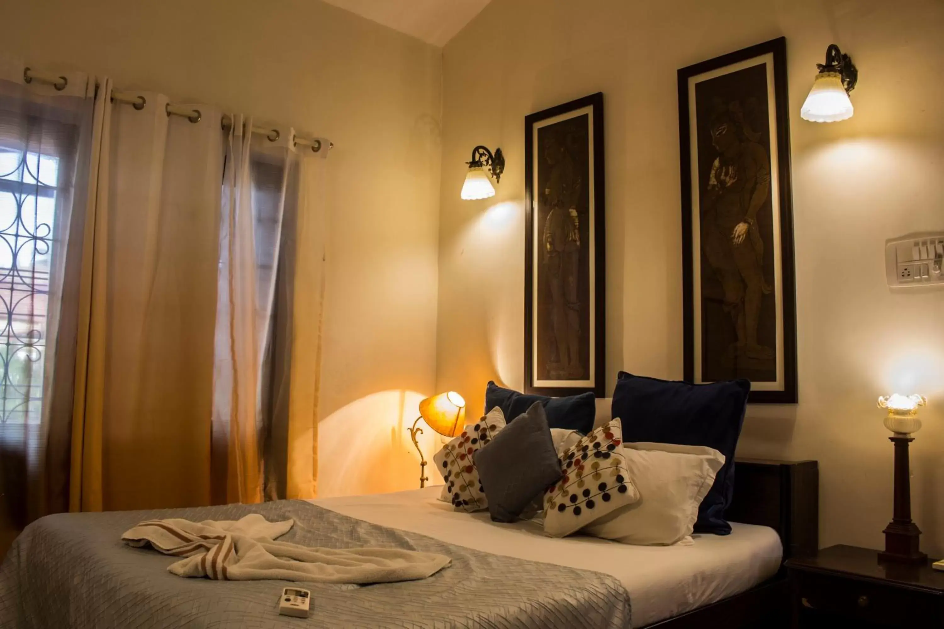 Bed in Shikara Beach Resort Bed in Shikara Beach Resort