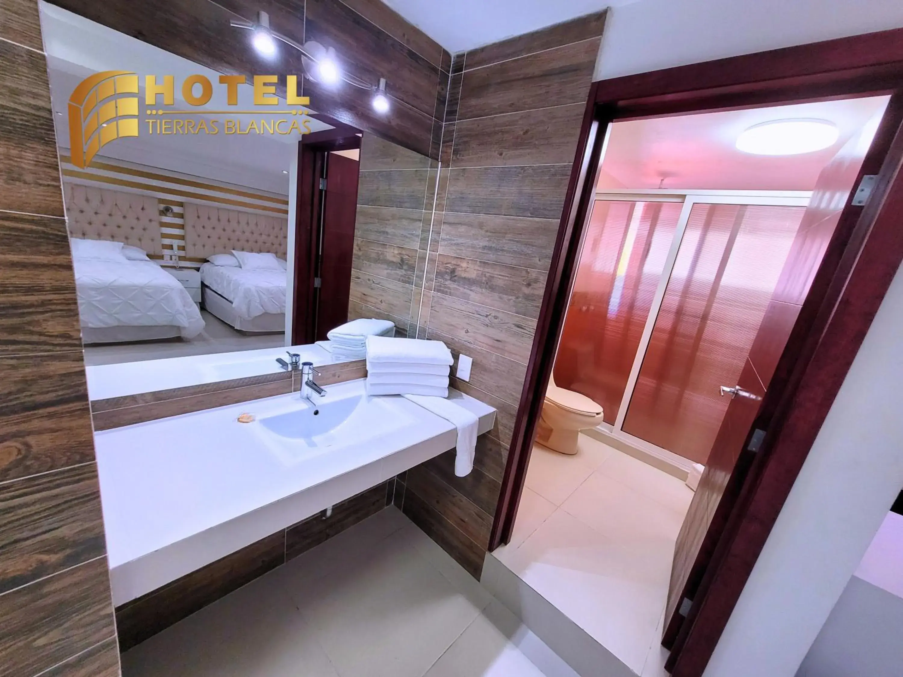 Shower, Bathroom in Hotel Tierras Blancas