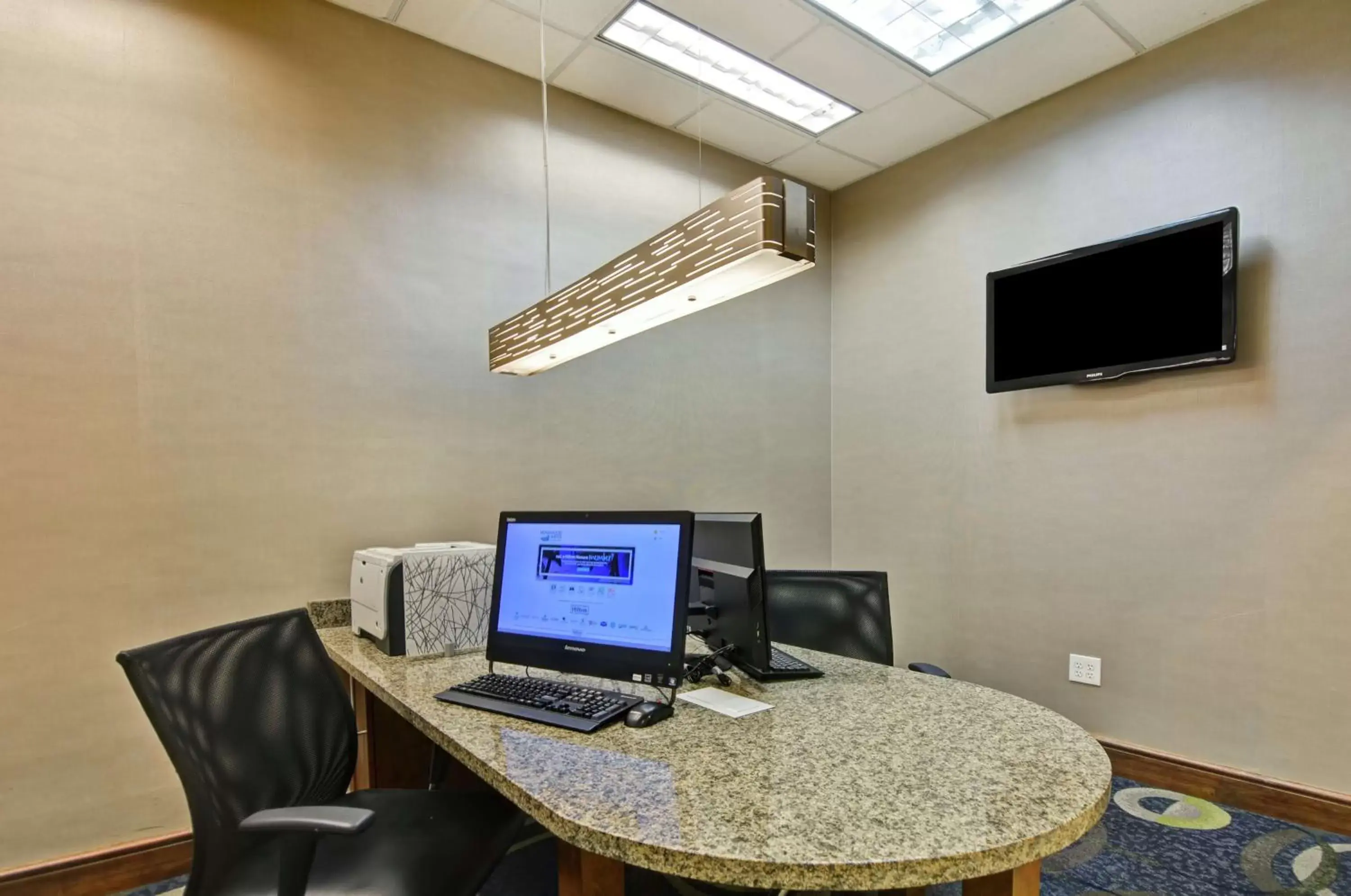 Business facilities, TV/Entertainment Center in Homewood Suites by Hilton Houston Near the Galleria