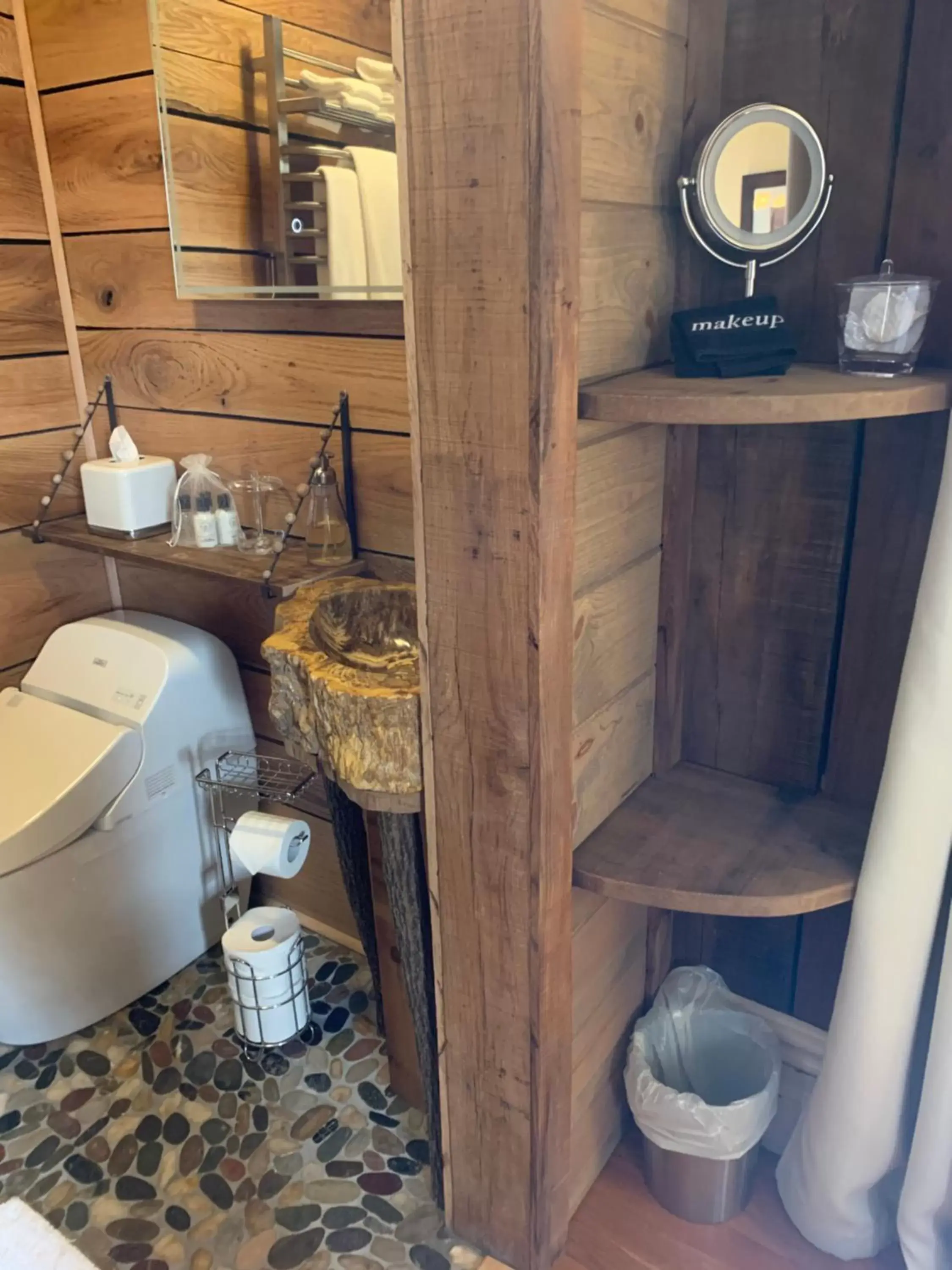 Bathroom in Oak Hill On Love Lane Bed and Breakfast Inn