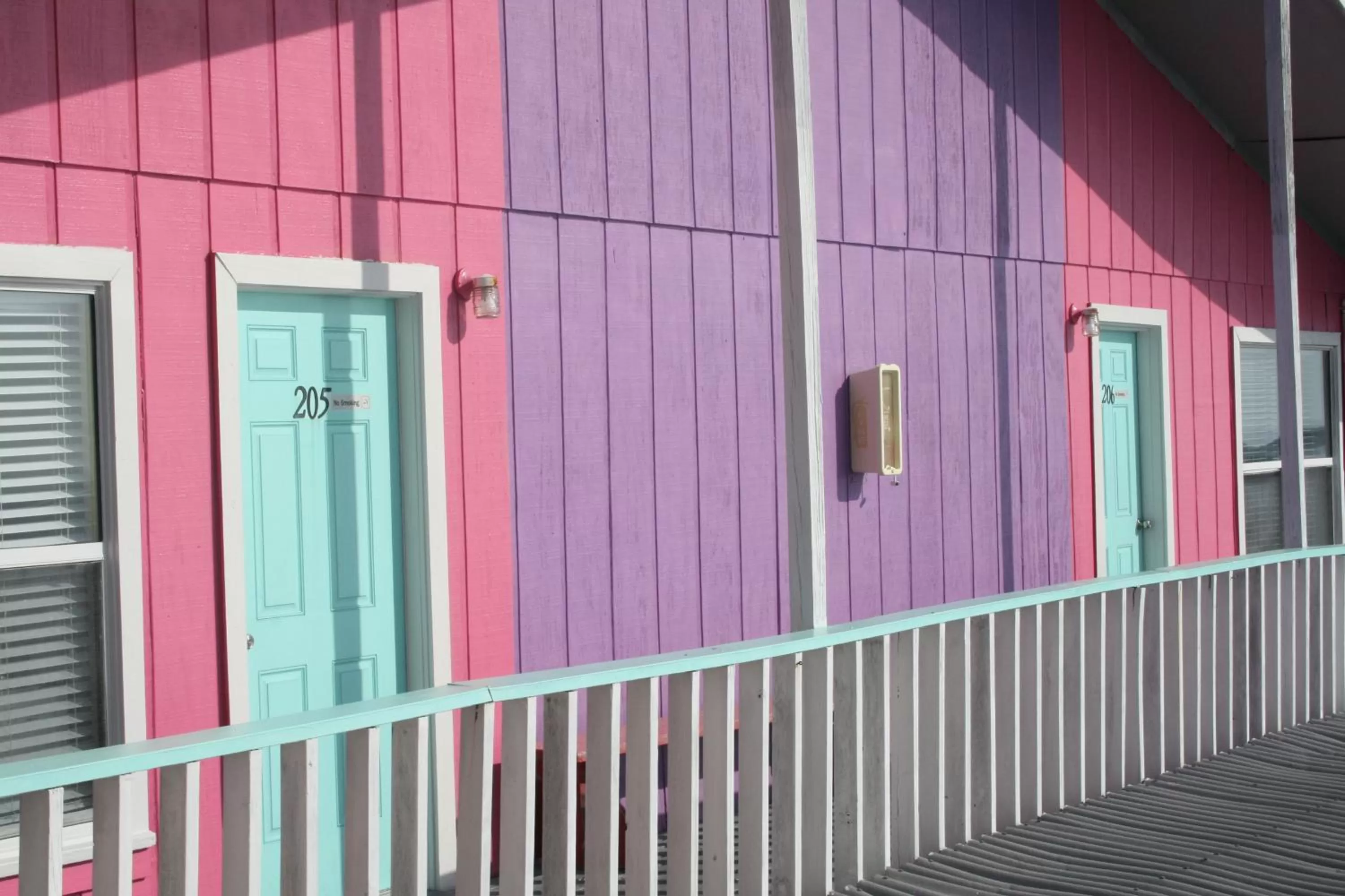 Seating area in Beach Front Motel Cedar Key