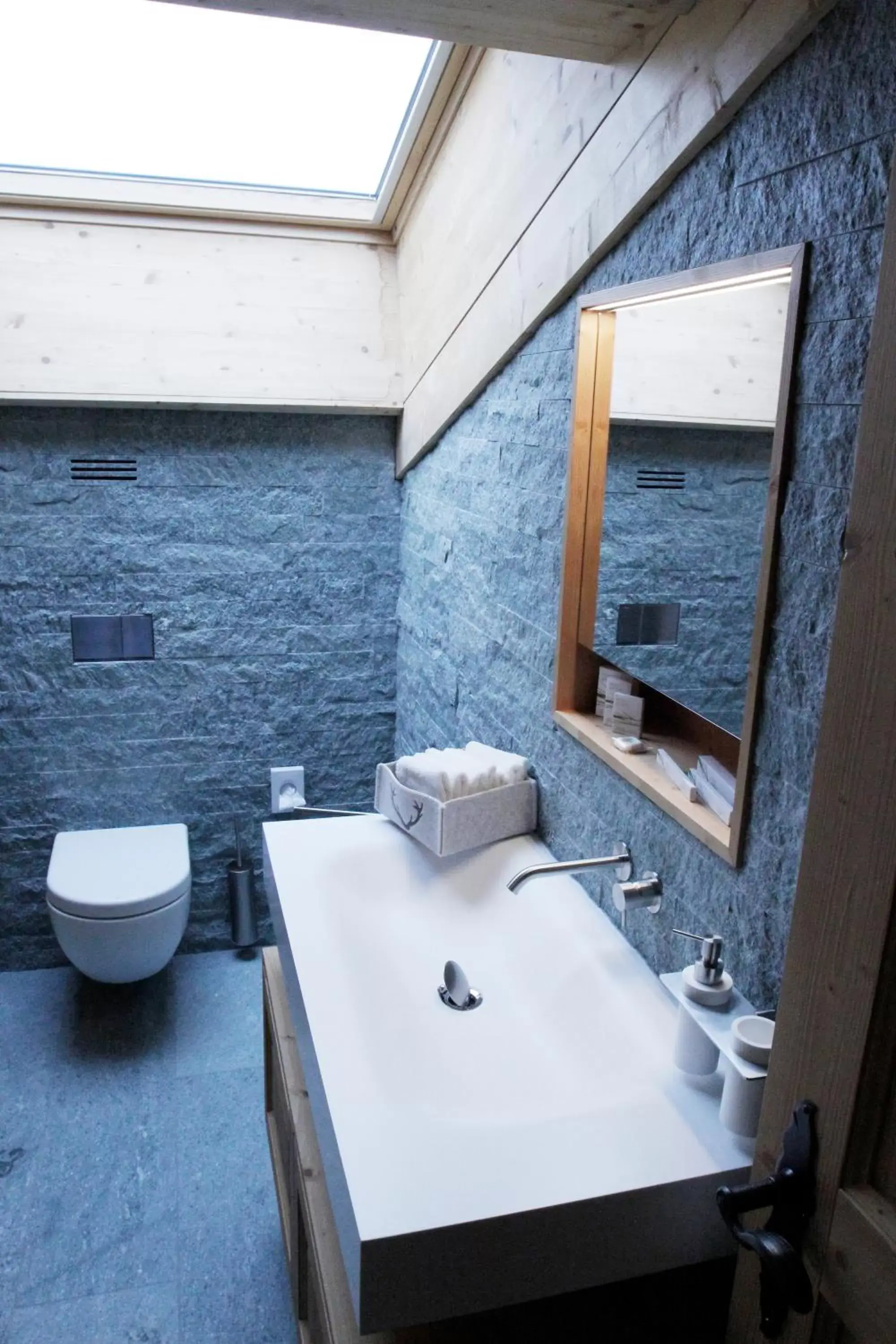 Toilet, Bathroom in Hotel Sarain Active Mountain Resort