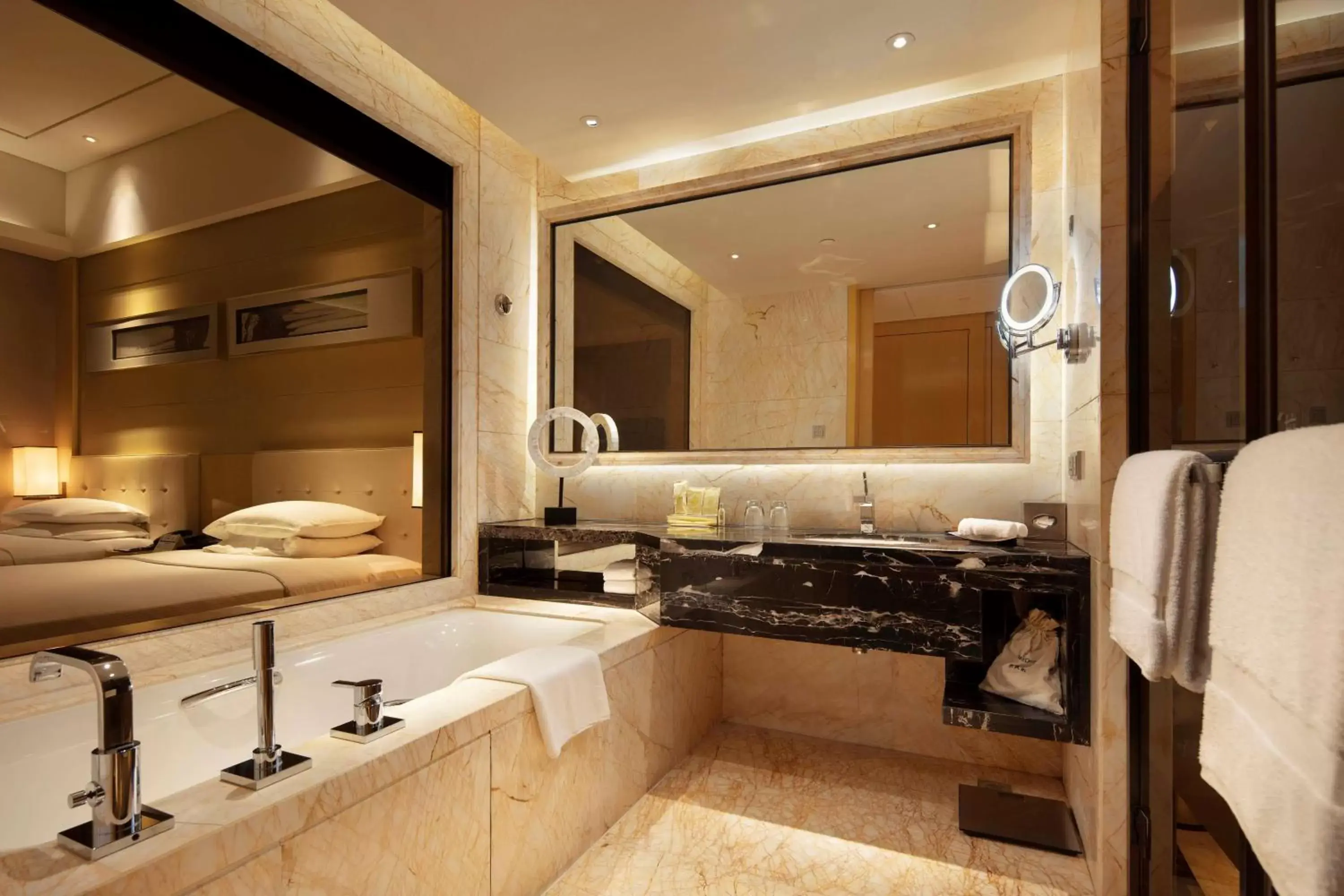 Bathroom in Hilton Dalian