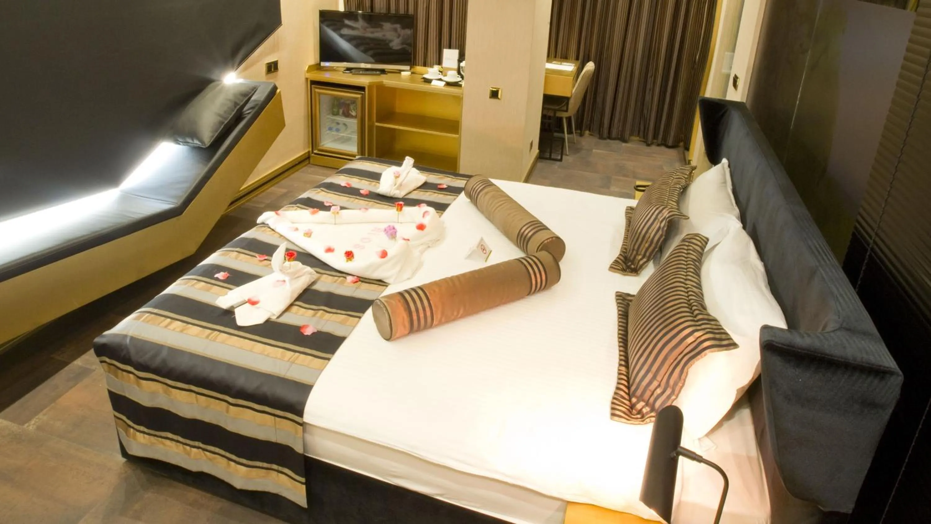 Bedroom, Bed in Rios Edition Hotel