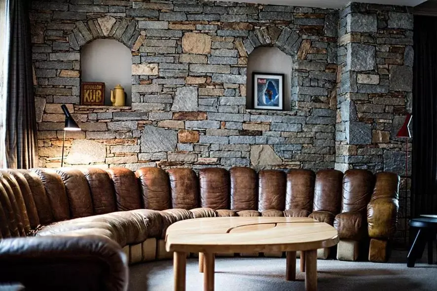 Lobby or reception, Lounge/Bar in Les Trois Vallées, a Beaumier hotel