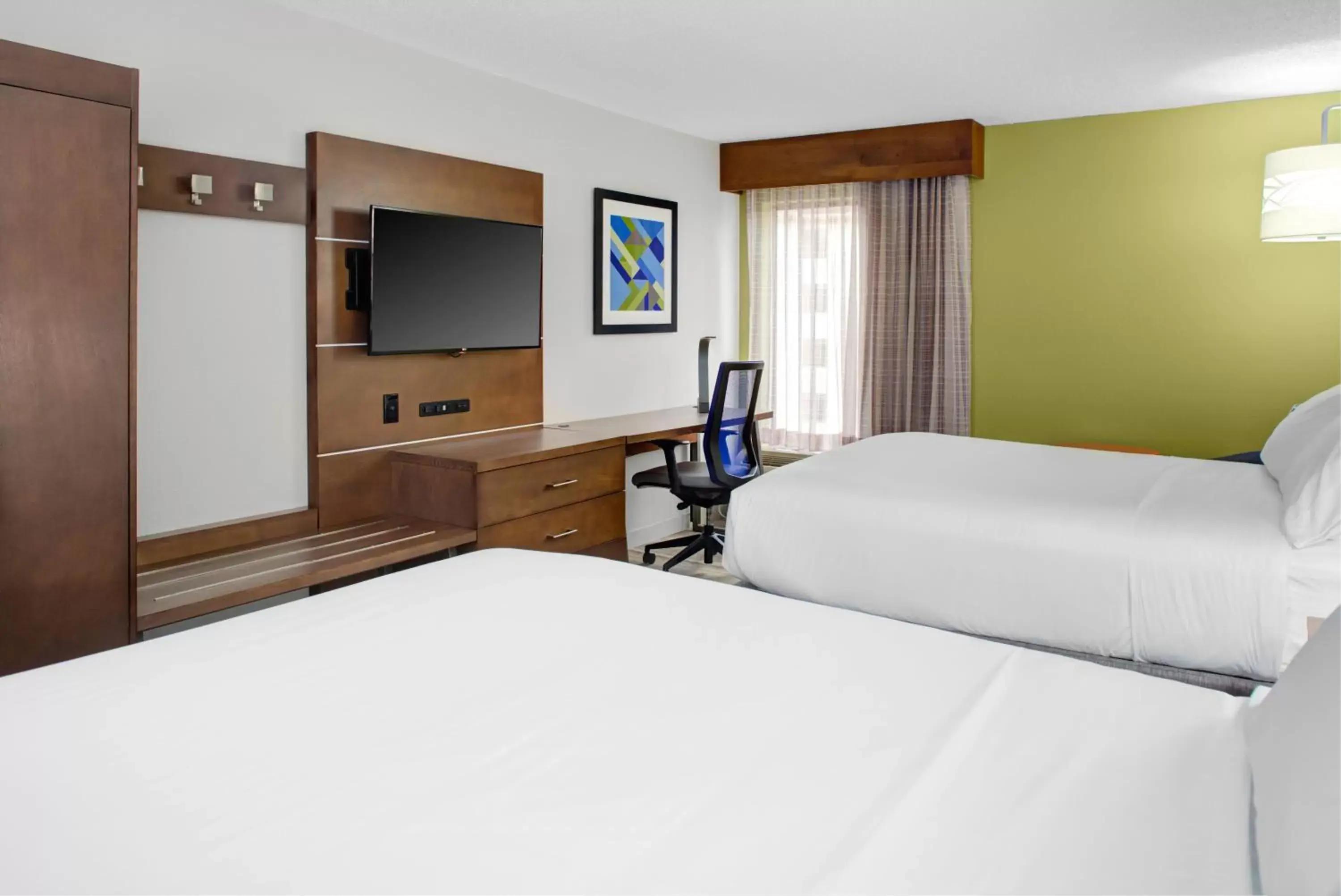Photo of the whole room, Bed in Holiday Inn Express - Chester by IHG Photo of the whole room, Bed in Holiday Inn Express - Chester by IHG