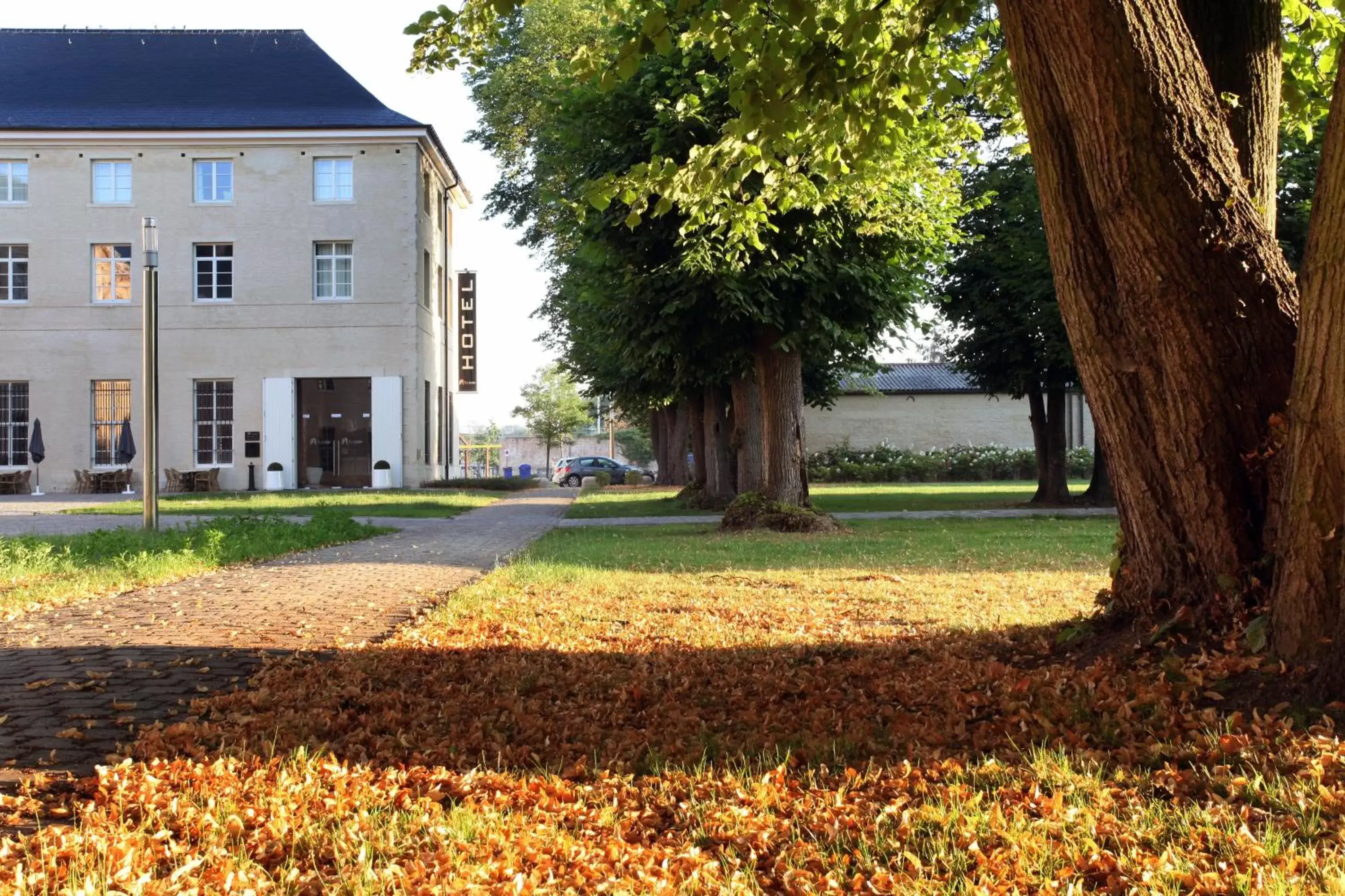 Property building in Hotel The Lodge Vilvoorde Property building in Hotel The Lodge Vilvoorde