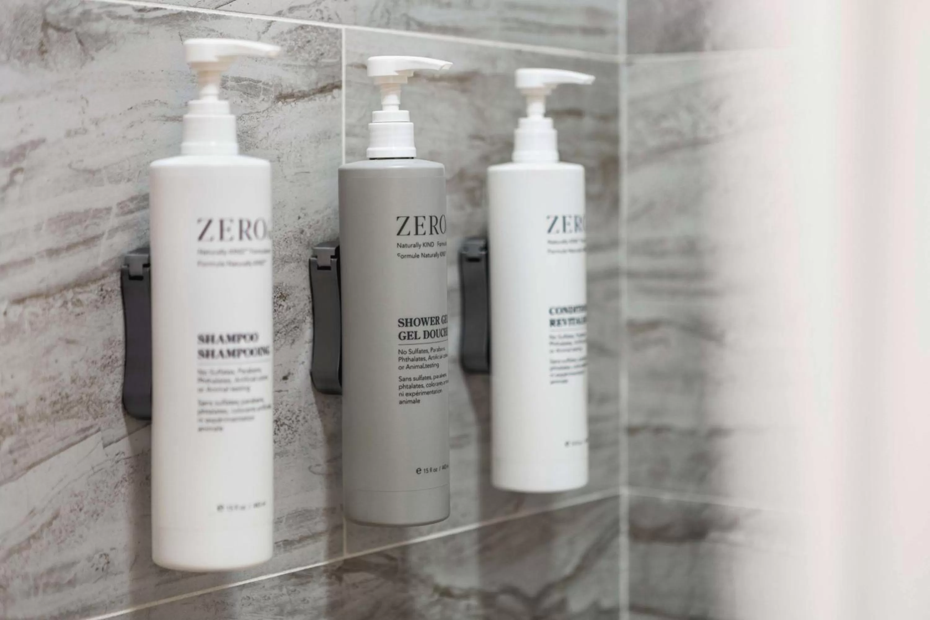 King Room with Roll-In Shower - Mobility Access in Spark By Hilton Mystic Groton