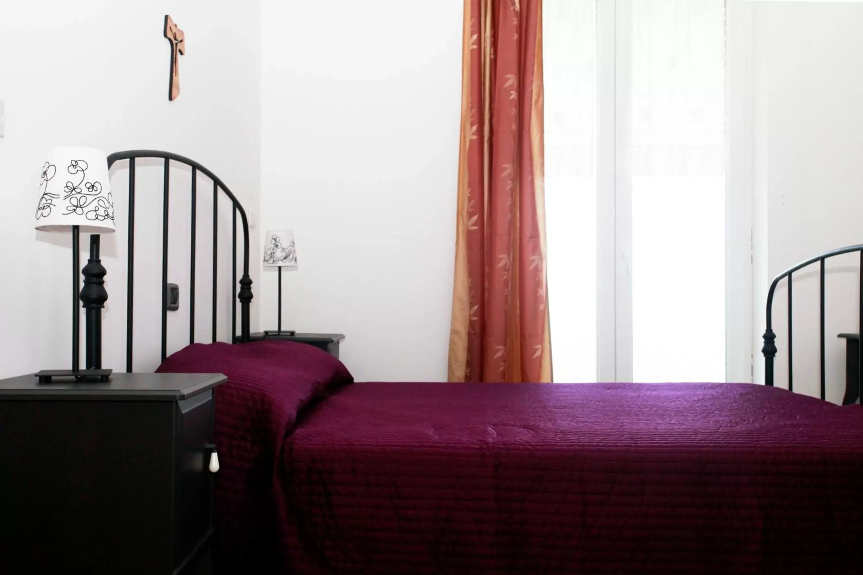 Bed in Appartamenti Emmaus