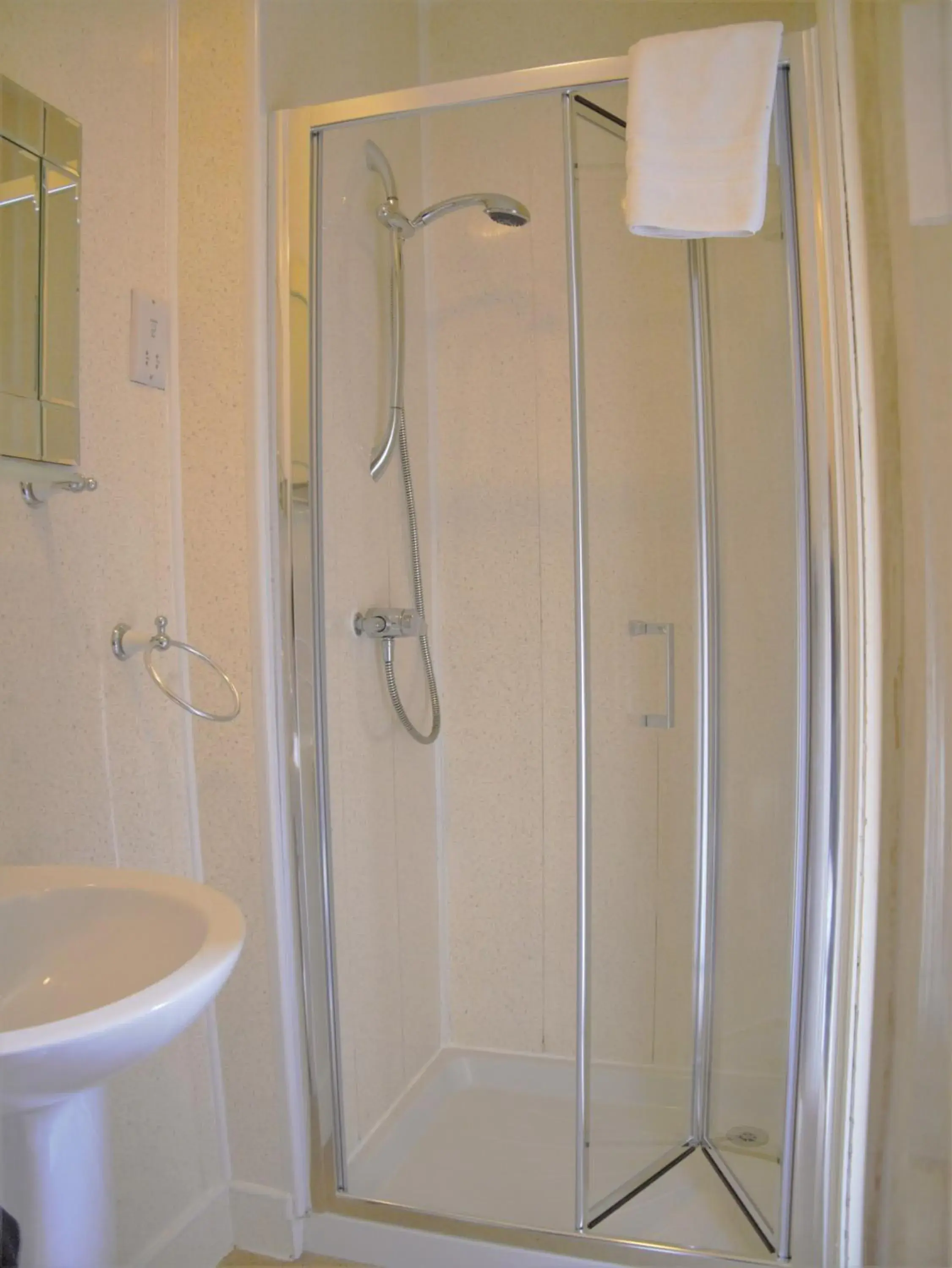 Shower, Bathroom in Town House Rooms