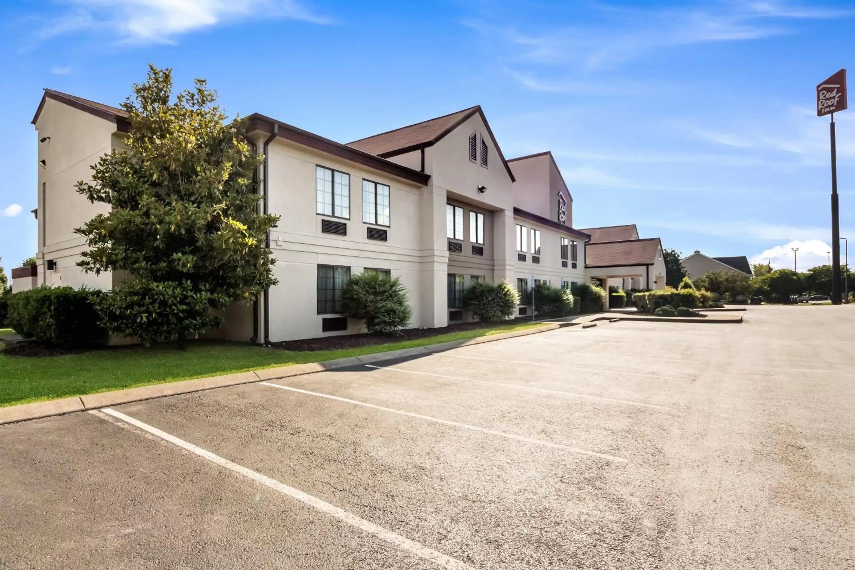 Property Building in Red Roof Inn Murfreesboro