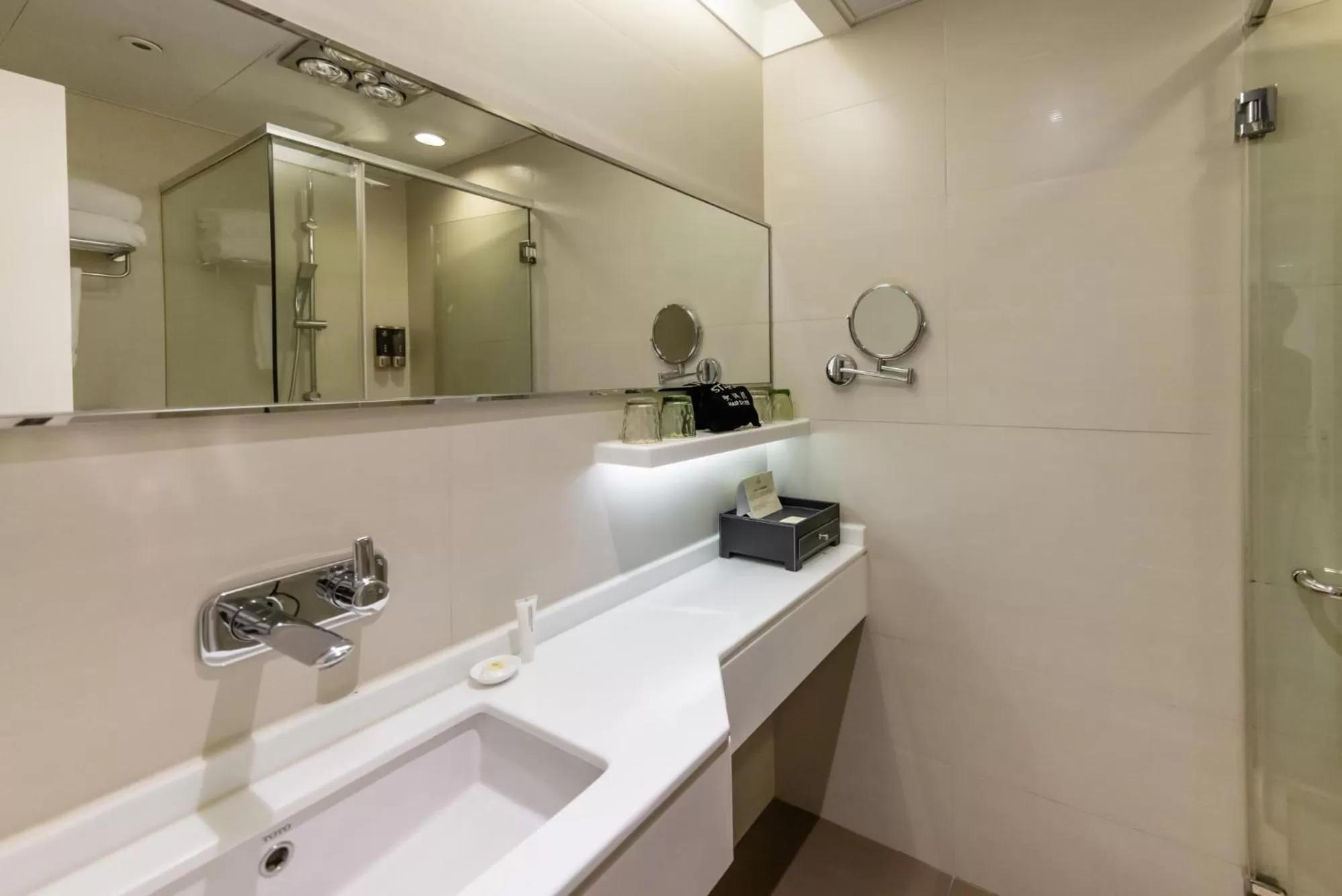 Hot Tub in Starr Hotel Shanghai (Shanghai Railway Station)