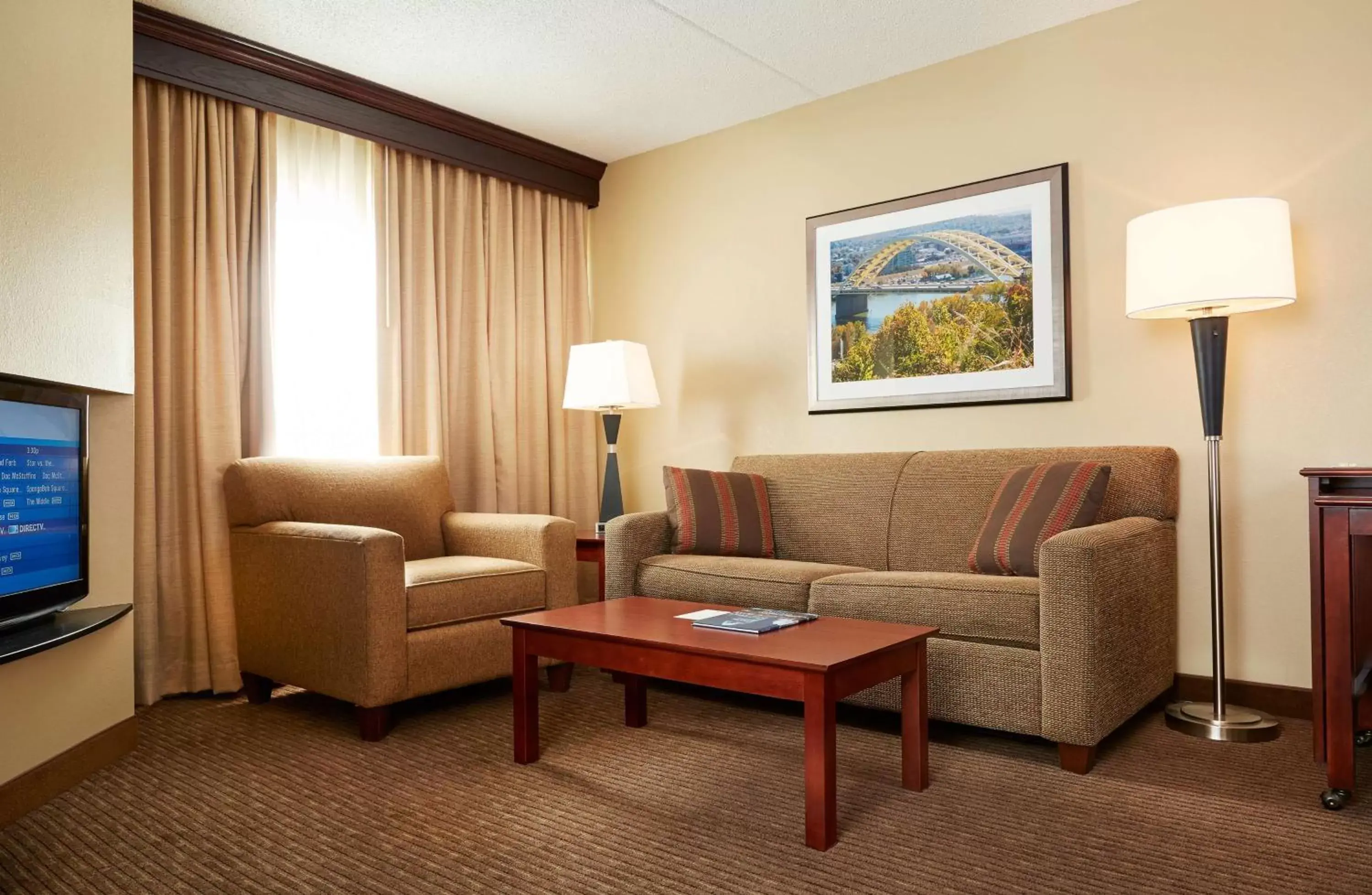 Bedroom, Seating Area in DoubleTree Suites by Hilton Hotel Cincinnati - Blue Ash