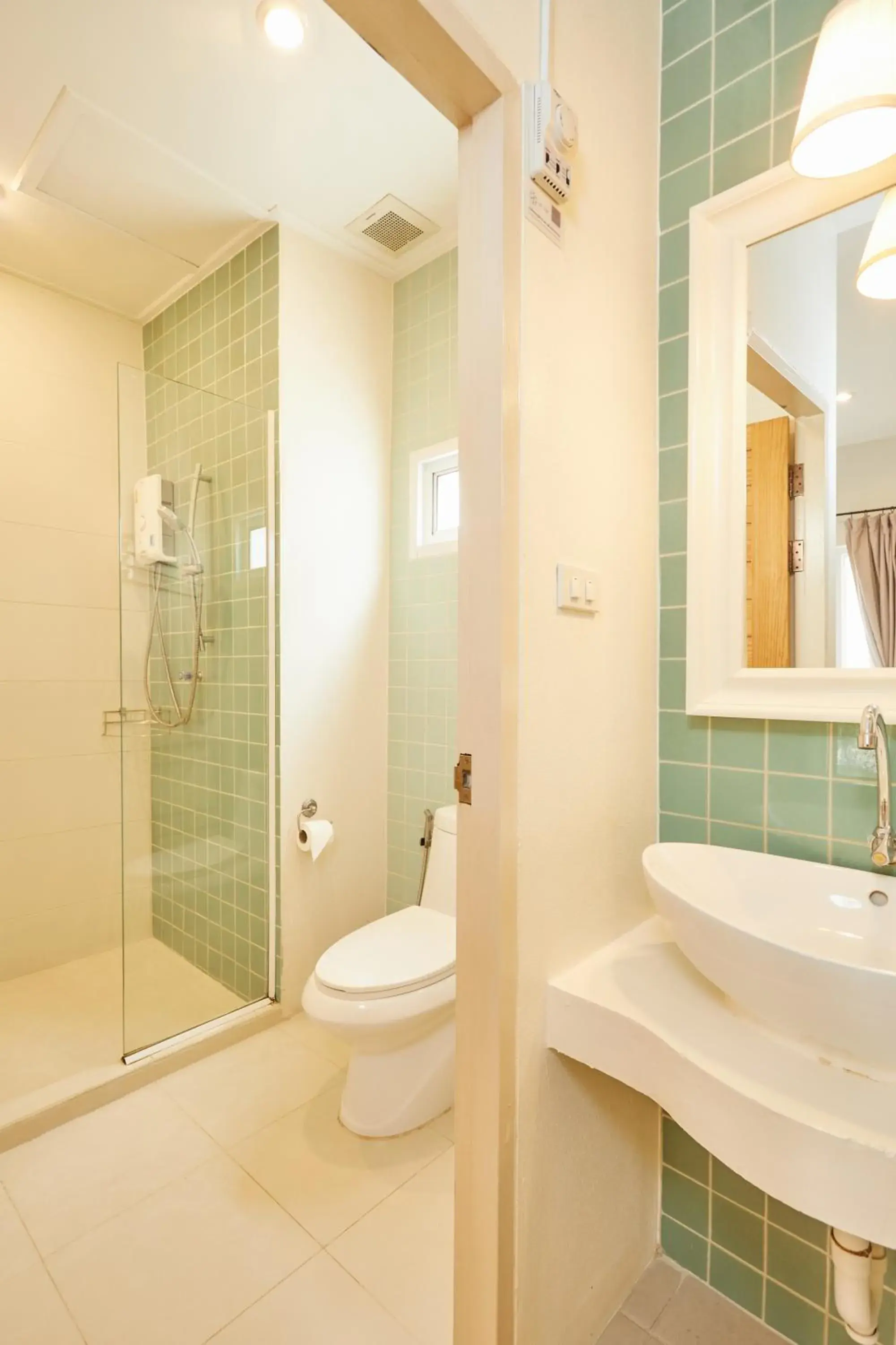 Shower, Bathroom in Talay Hotel & Villa