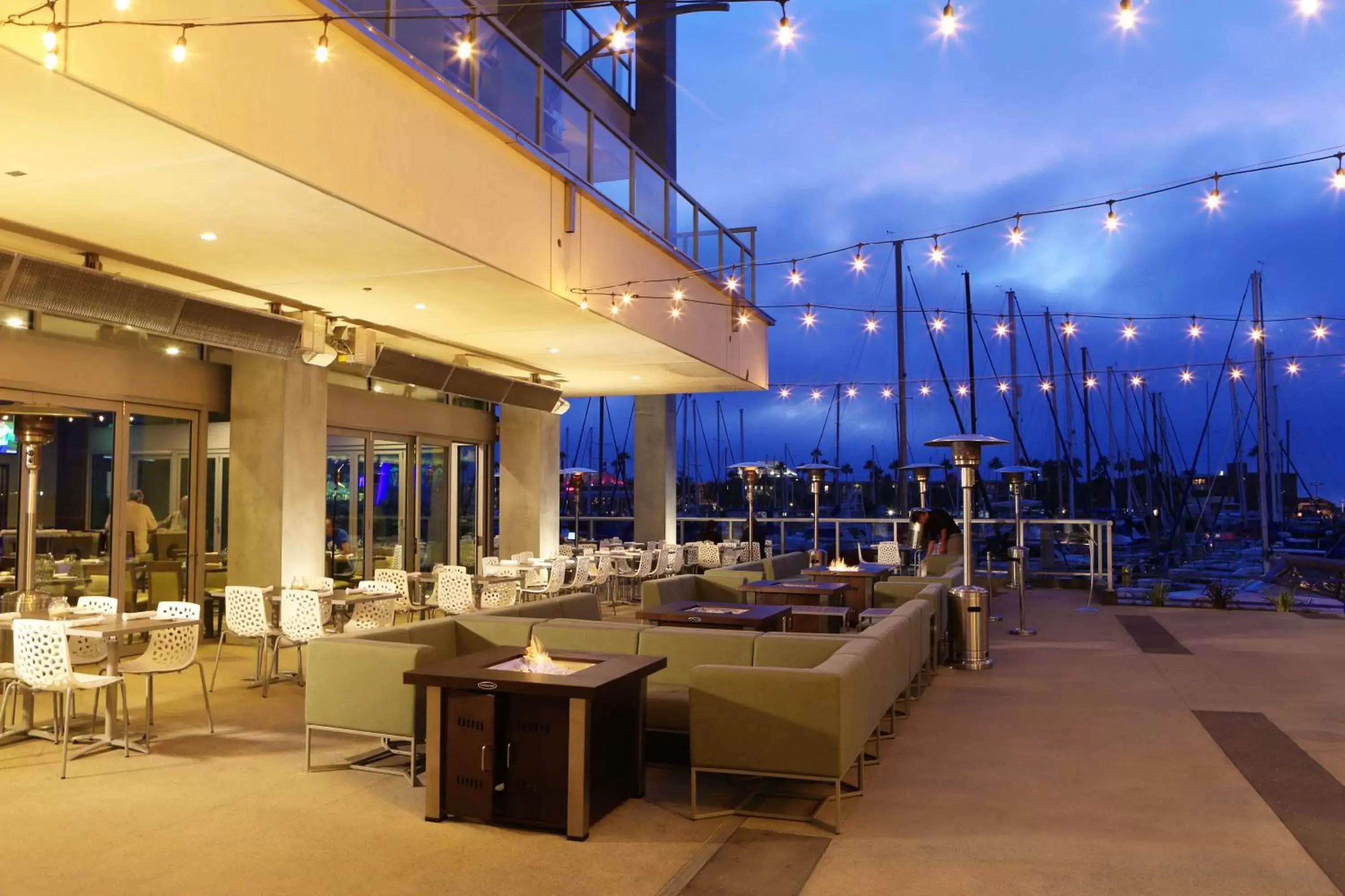 Lounge or bar in Shade Hotel Redondo Beach Lounge or bar in Shade Hotel Redondo Beach