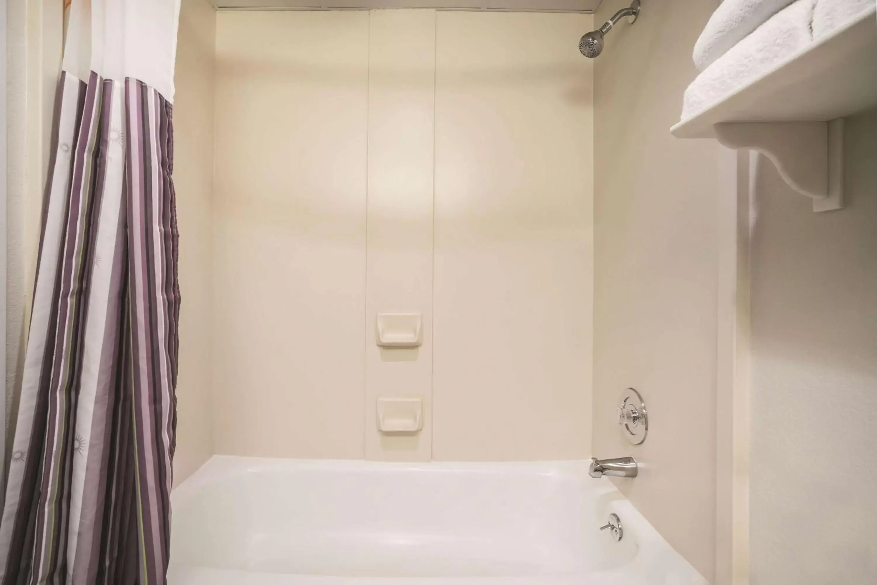 Photo of the whole room, Bathroom in La Quinta by Wyndham DFW Airport South / Irving