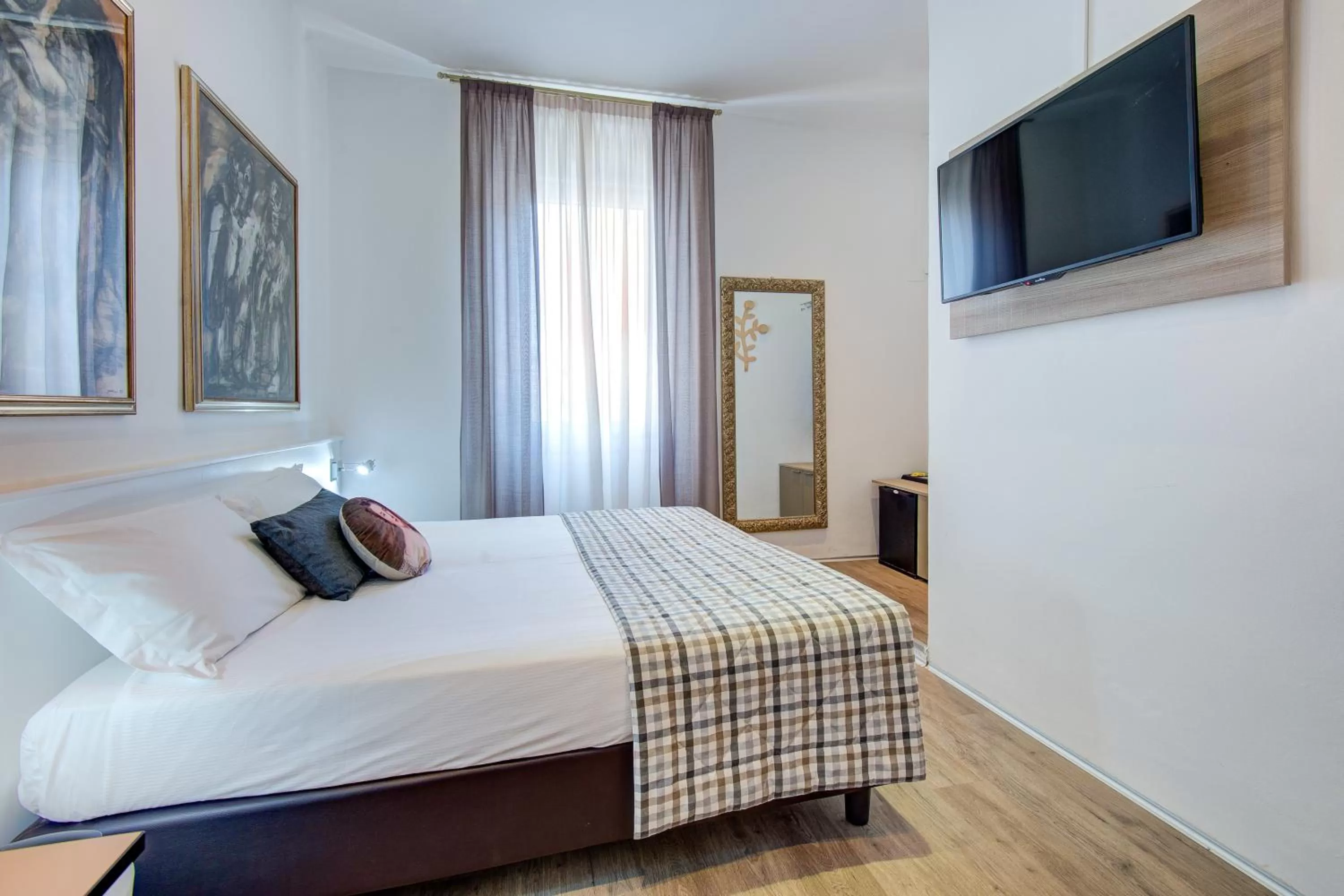 Other, Bed in Hotel Bernina