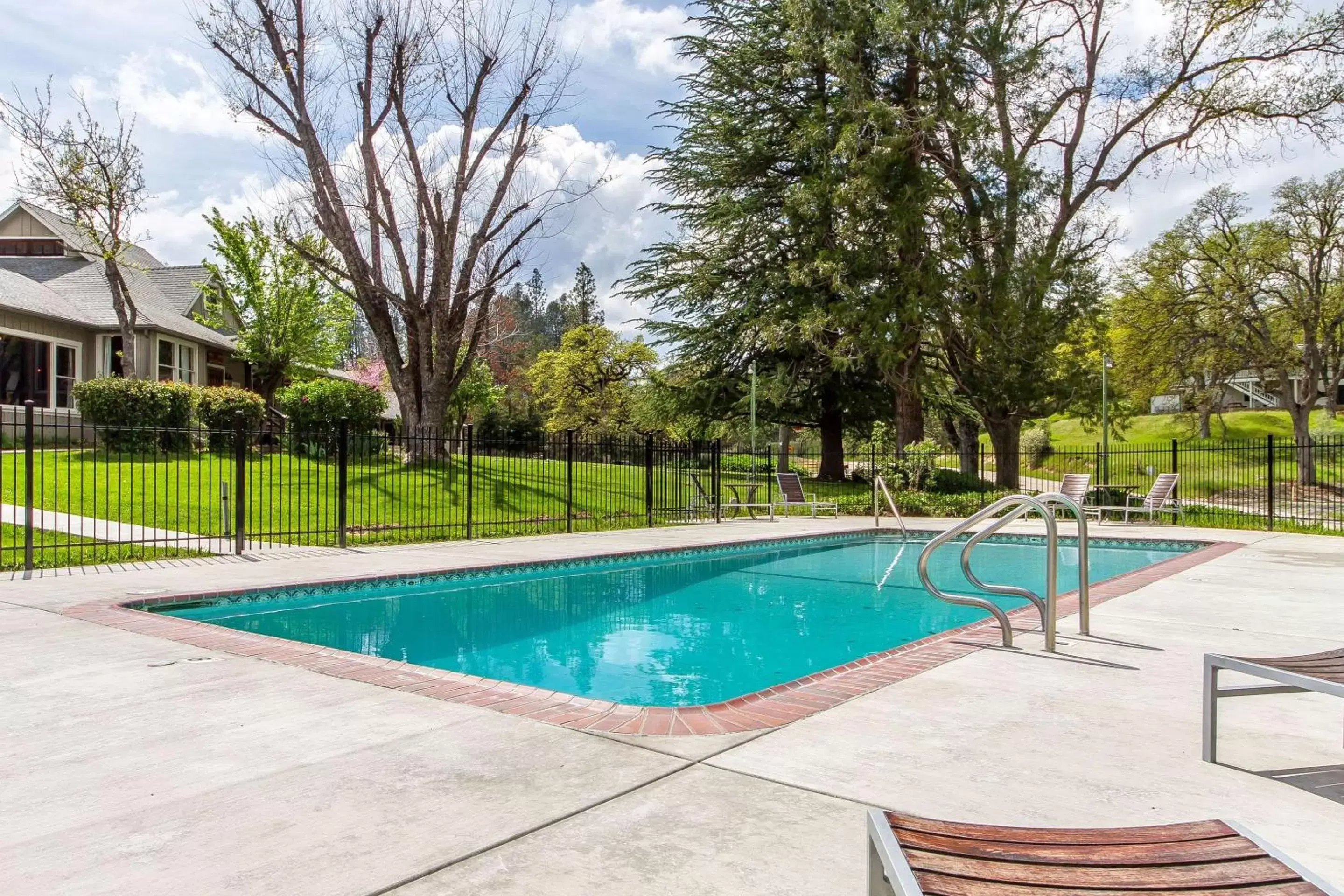 On site, Swimming Pool in Sierra Sky Ranch, Ascend Hotel Collection