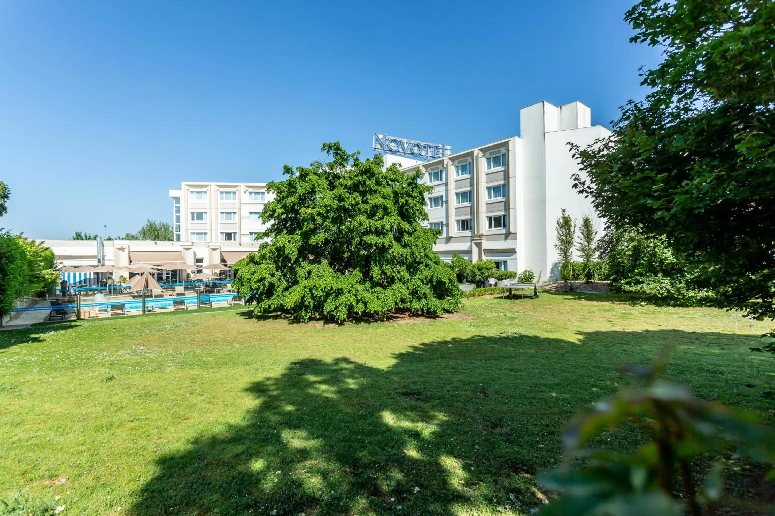 Property building in Novotel Bourges