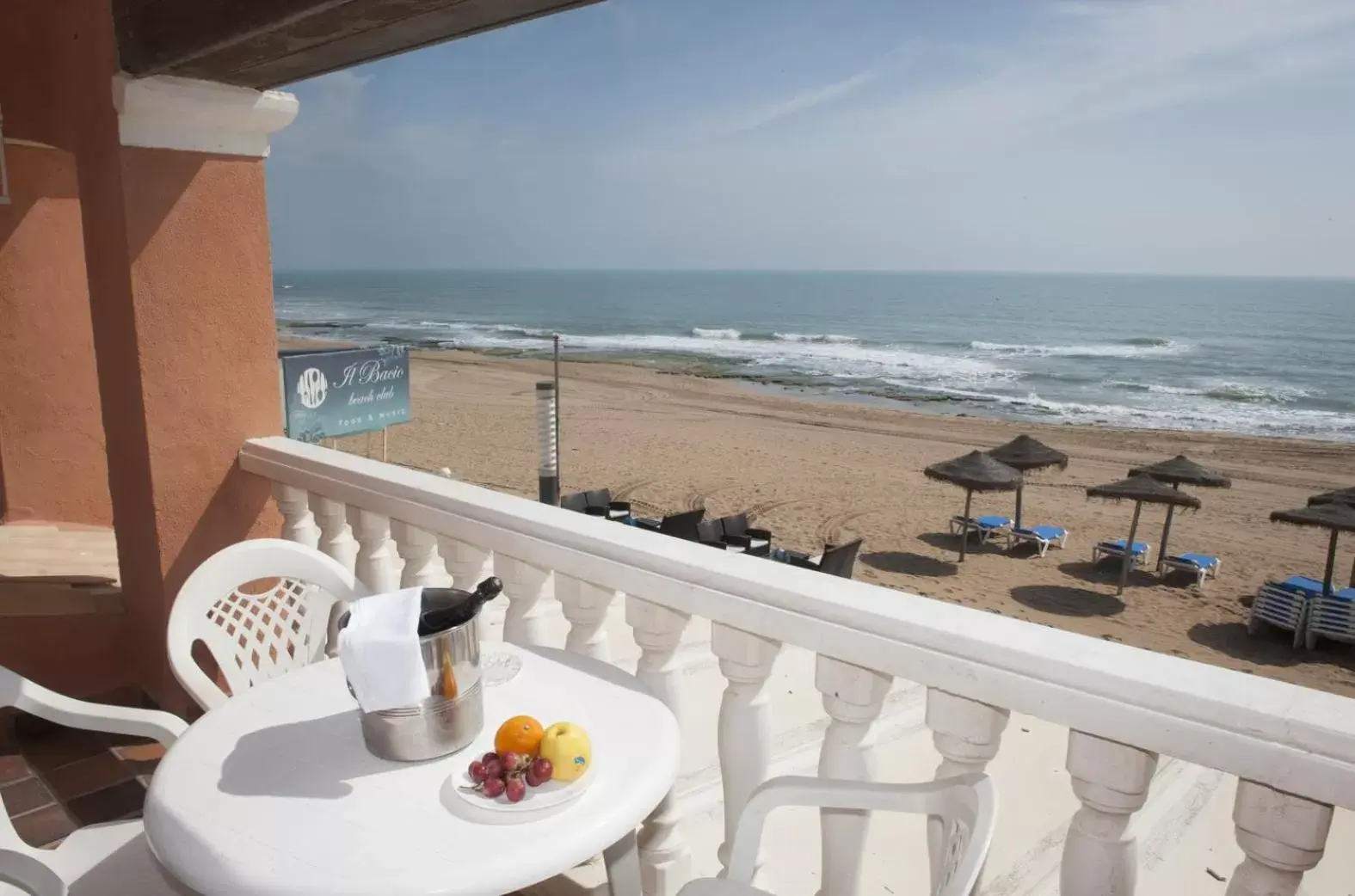 One Bedroom Apartment with Views  in Lloyds Beach Club