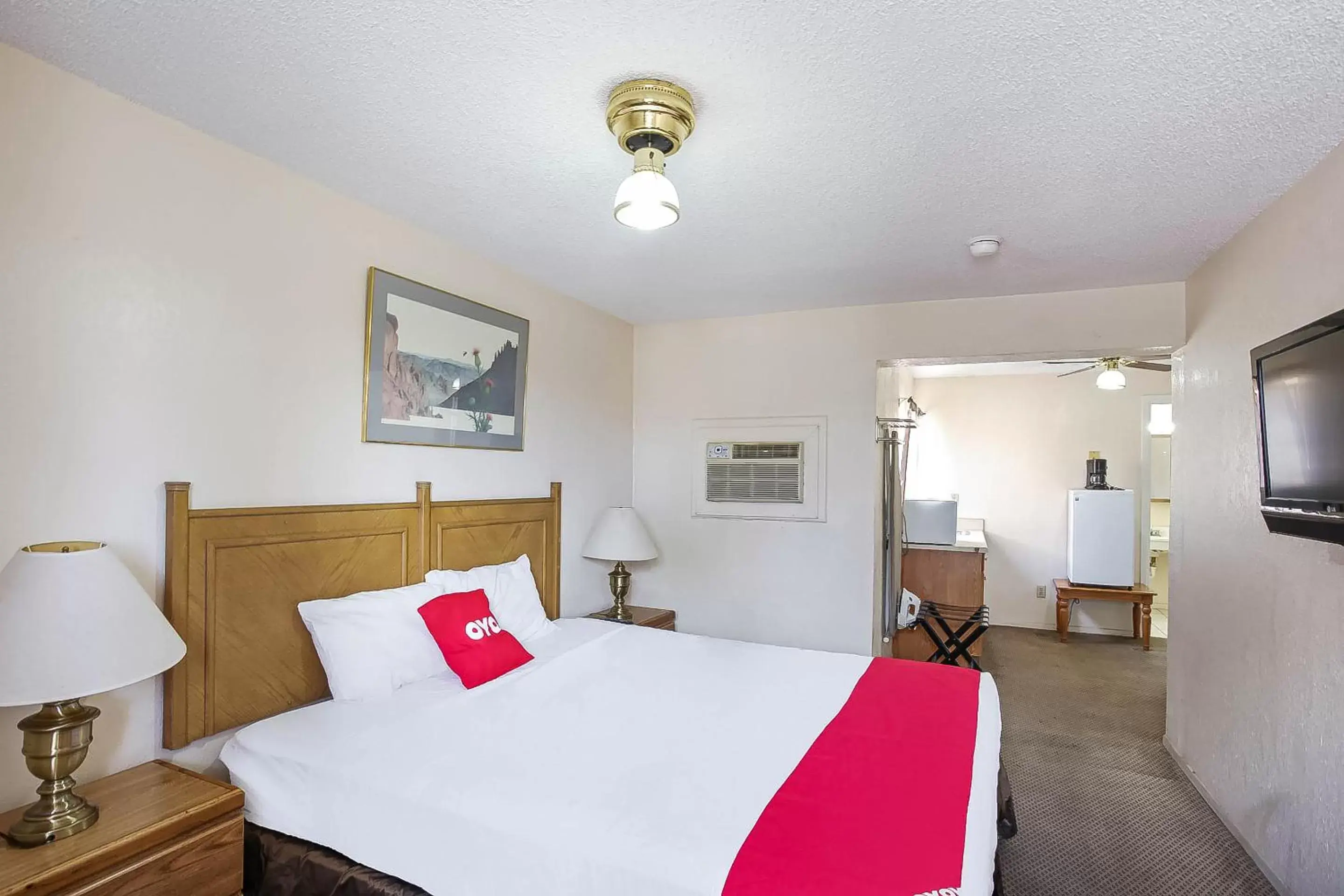 Bedroom, Bed in OYO Hotel Yuma AZ - I-8 US-95