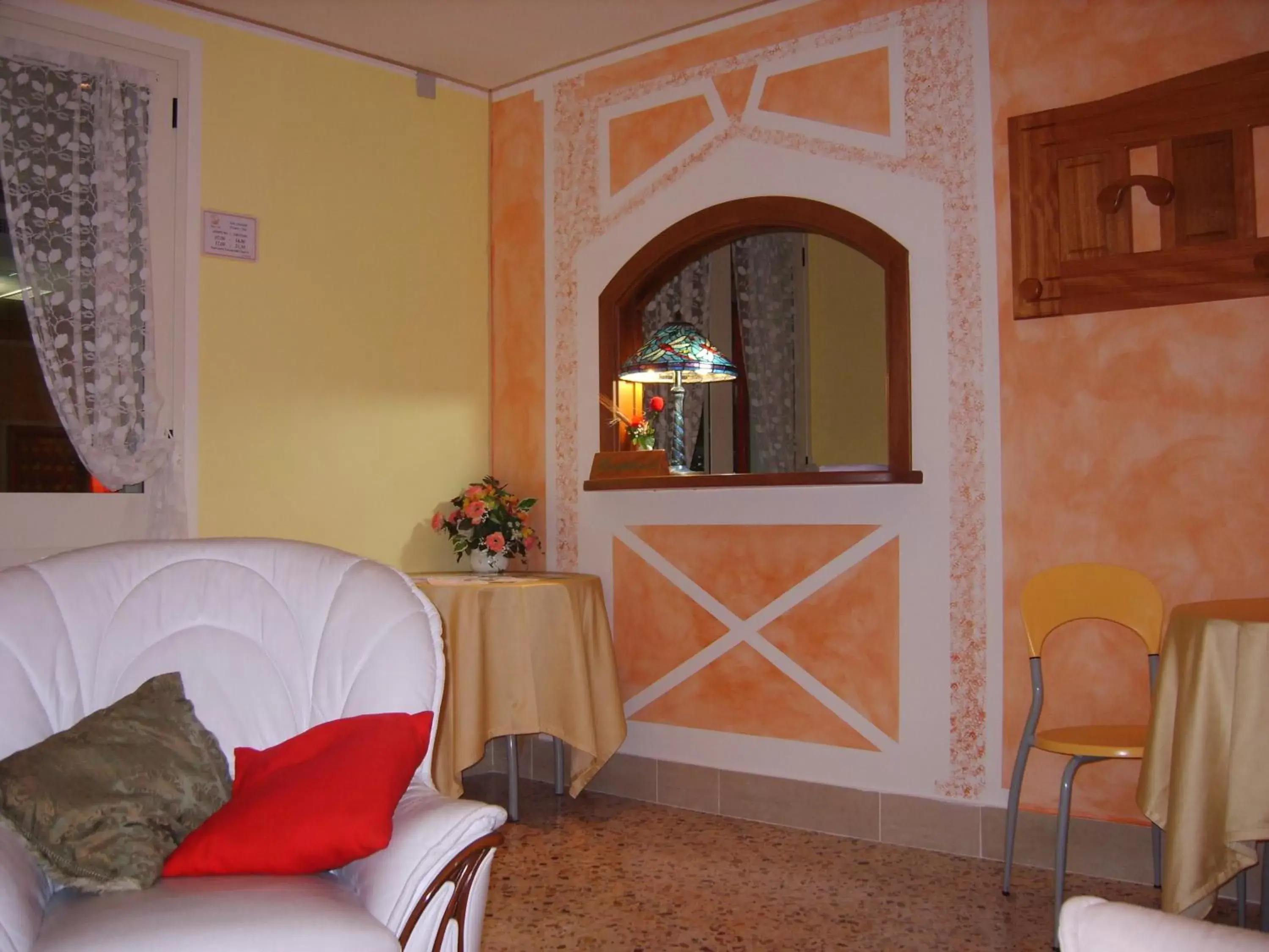 Lobby or reception, Seating Area in Hotel Rosso Di Sera