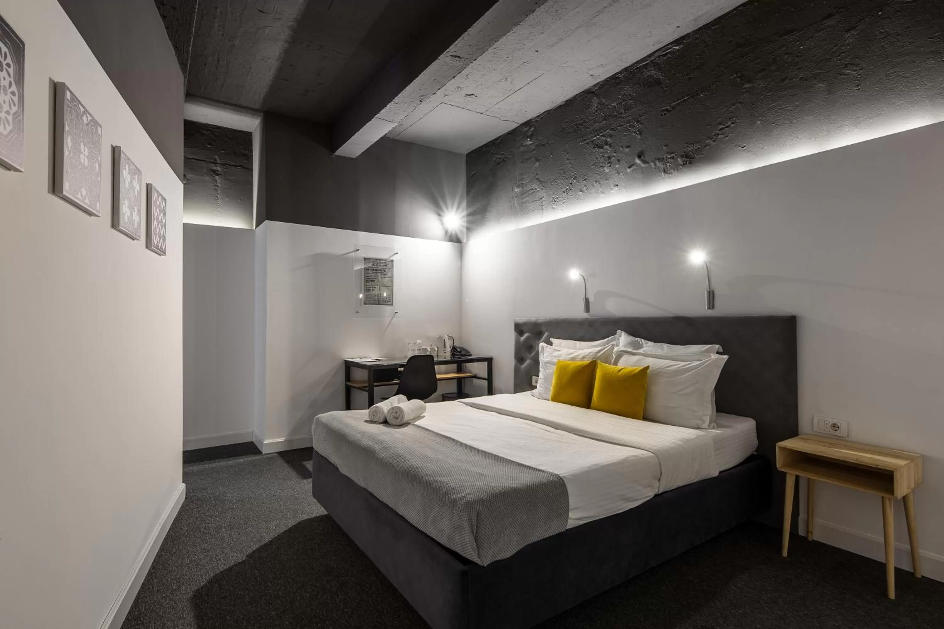 Seating area, Bed in Hotel Bohemian Garni - Skadarlija