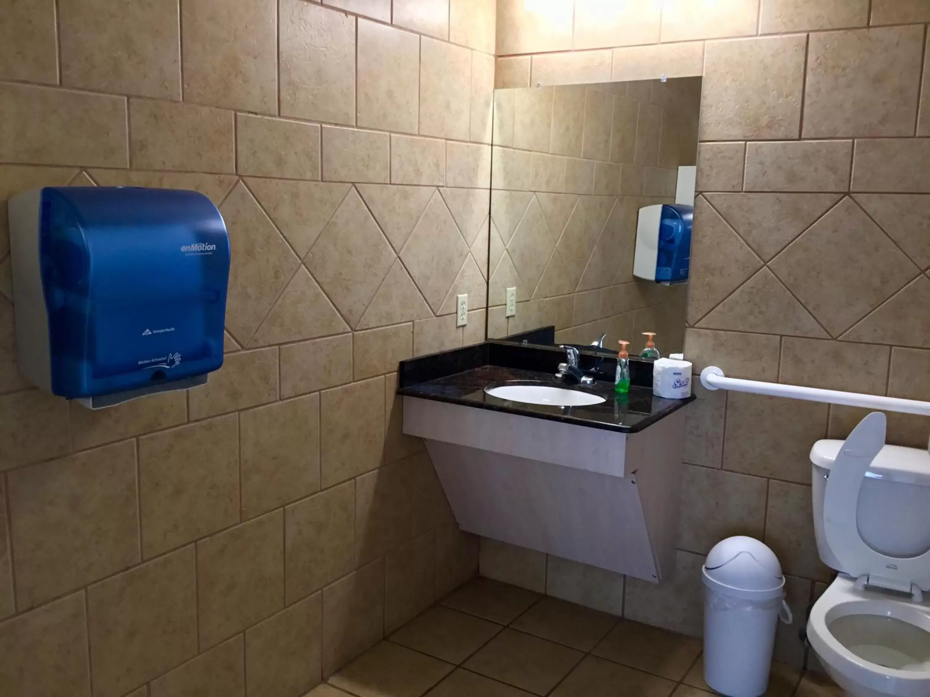 Area and facilities, Bathroom in Days Inn by Wyndham Robstown