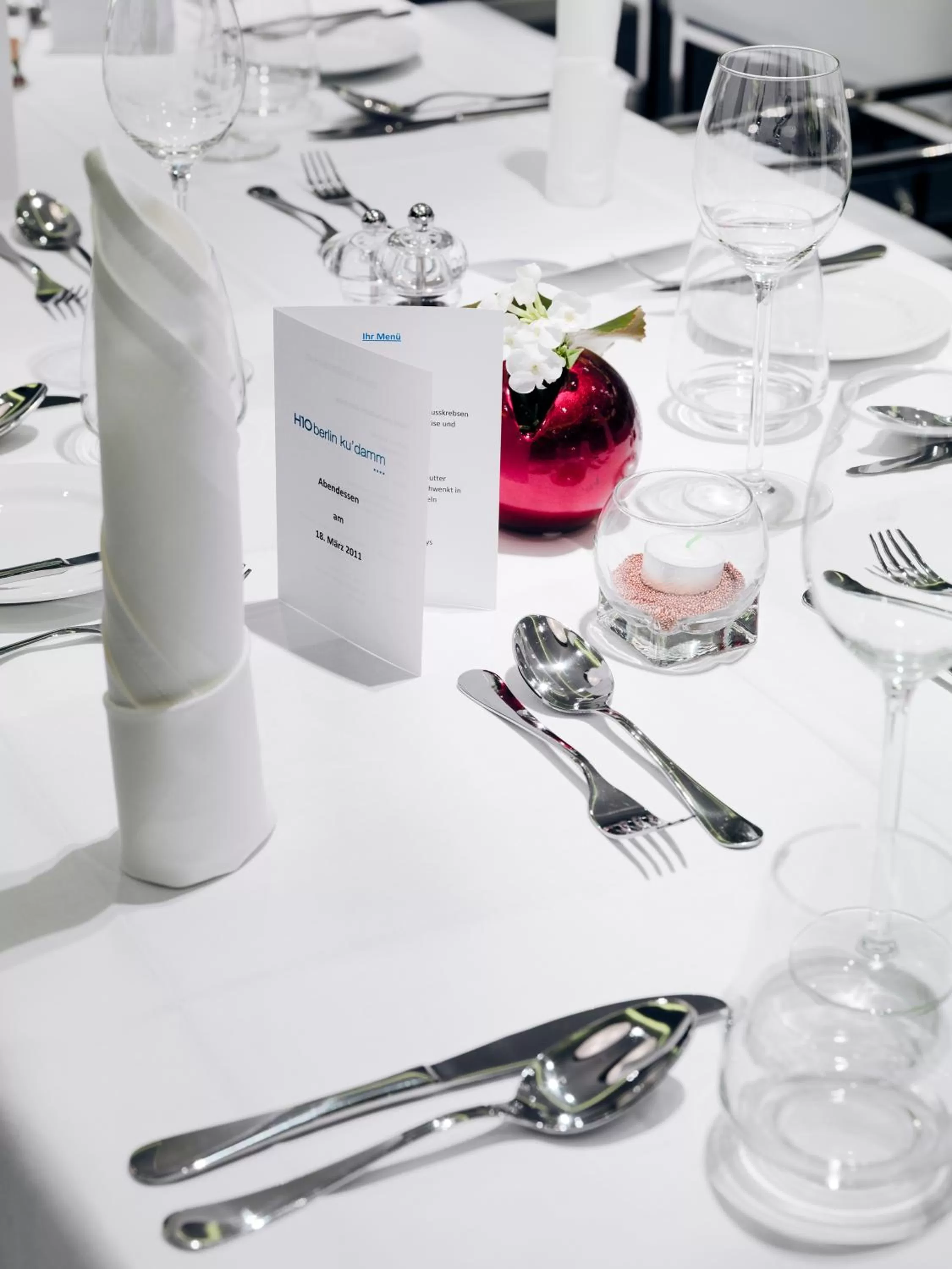 Restaurant/places to eat in H10 Berlin Ku'Damm