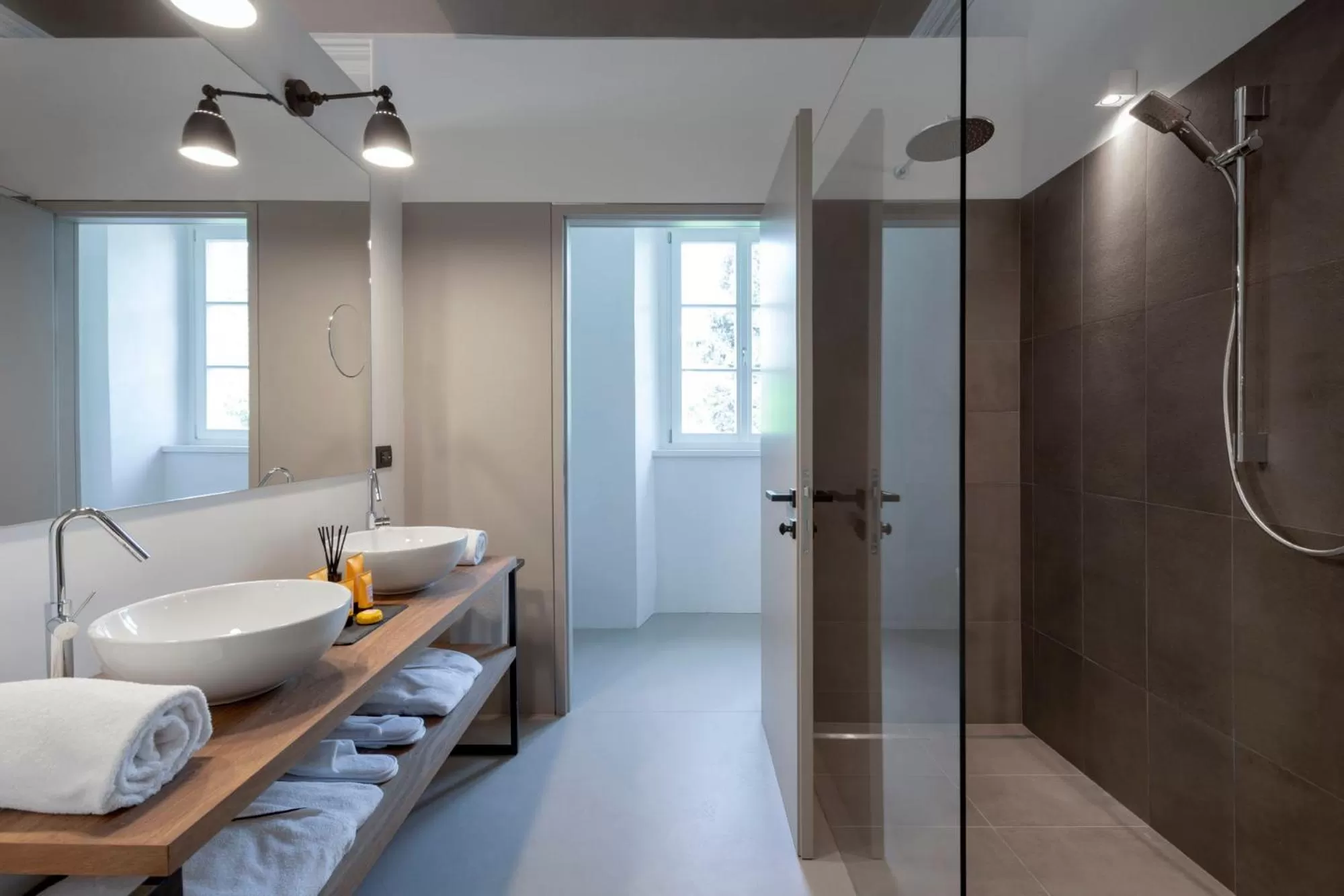 Shower in Castel Hörtenberg