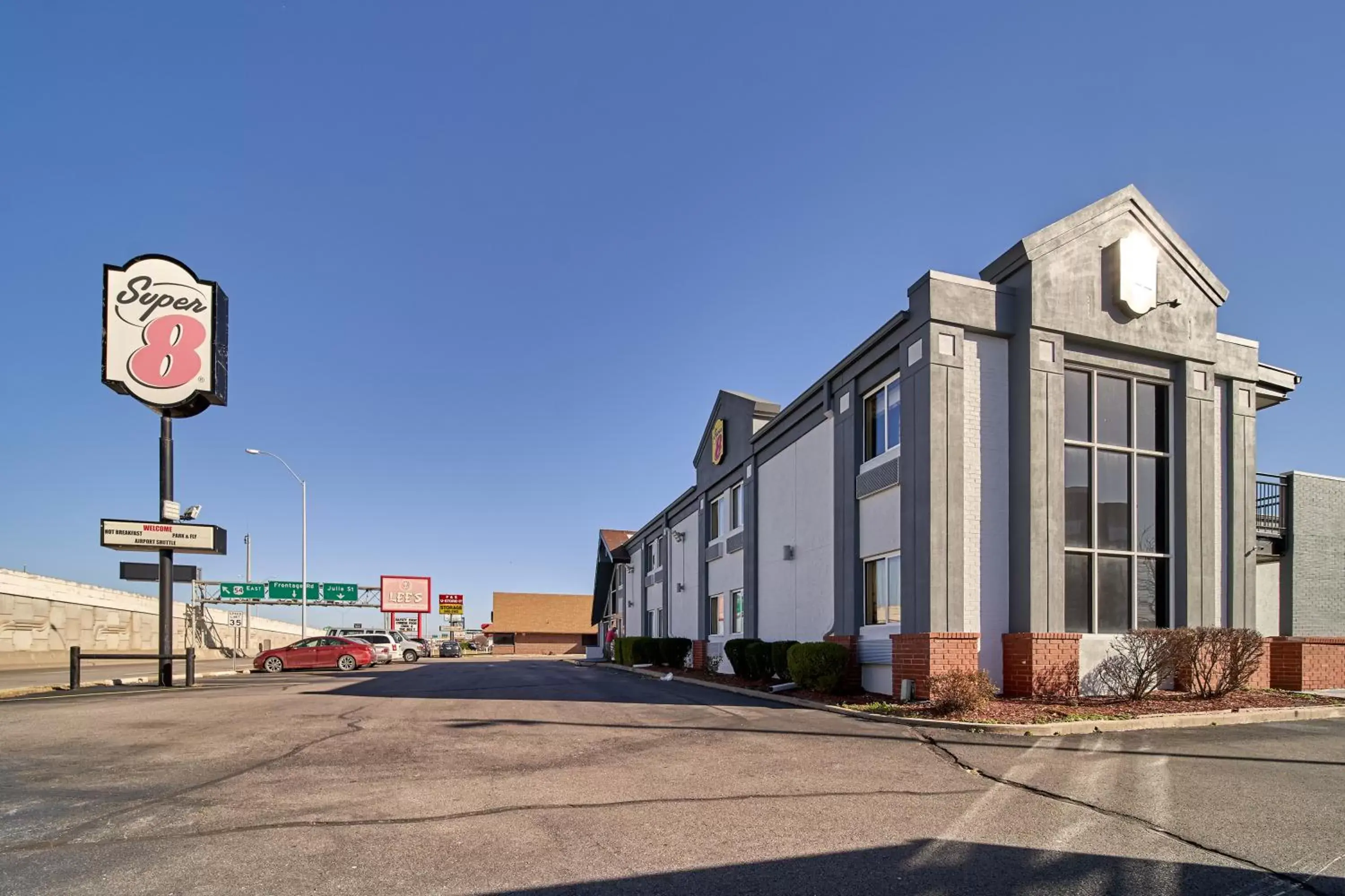 Facade/entrance, Property Building in Super 8 by Wyndham Wichita Airport West Kellogg