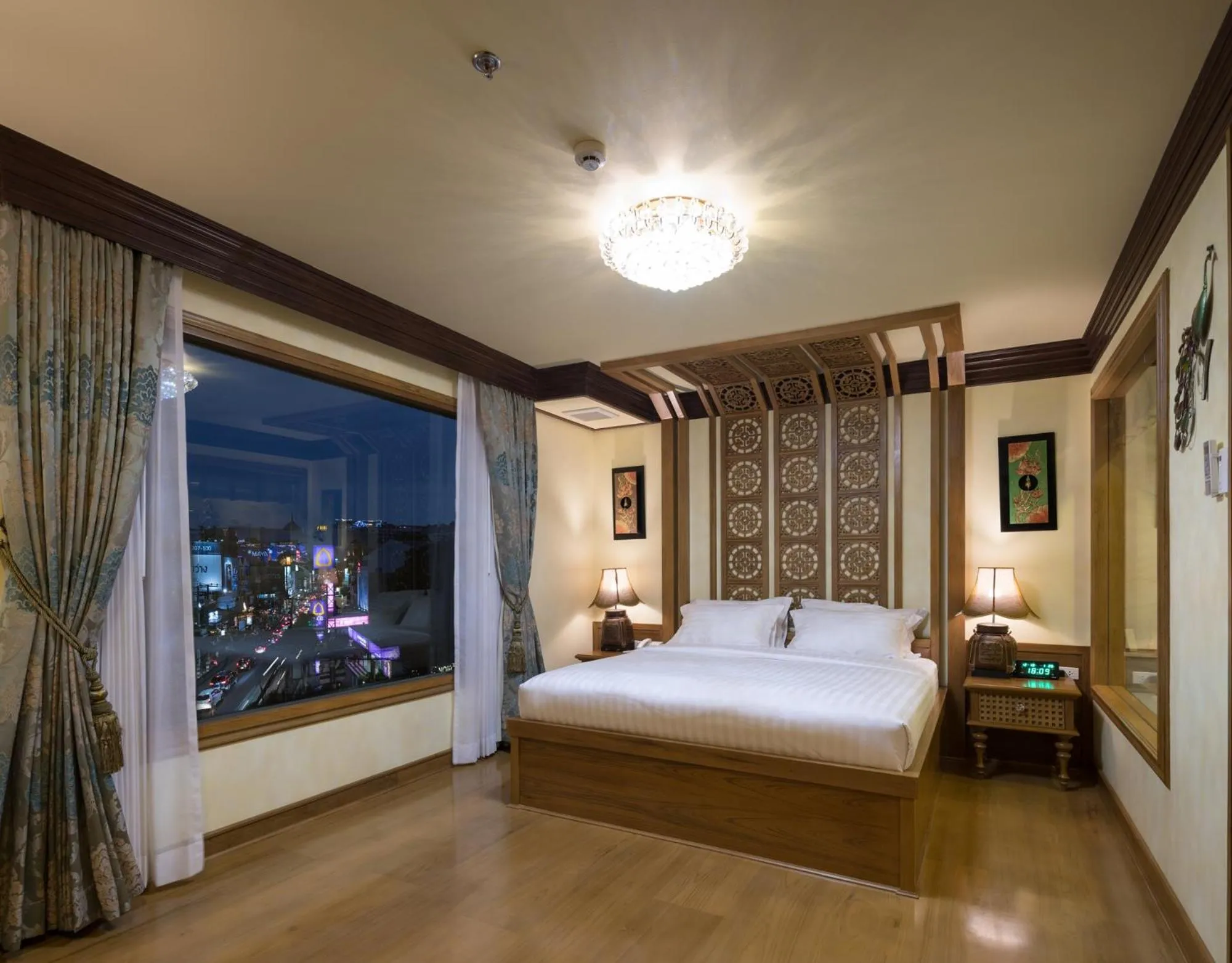 Photo of the whole room, Bed in Peak Nimman Prestige Hotel