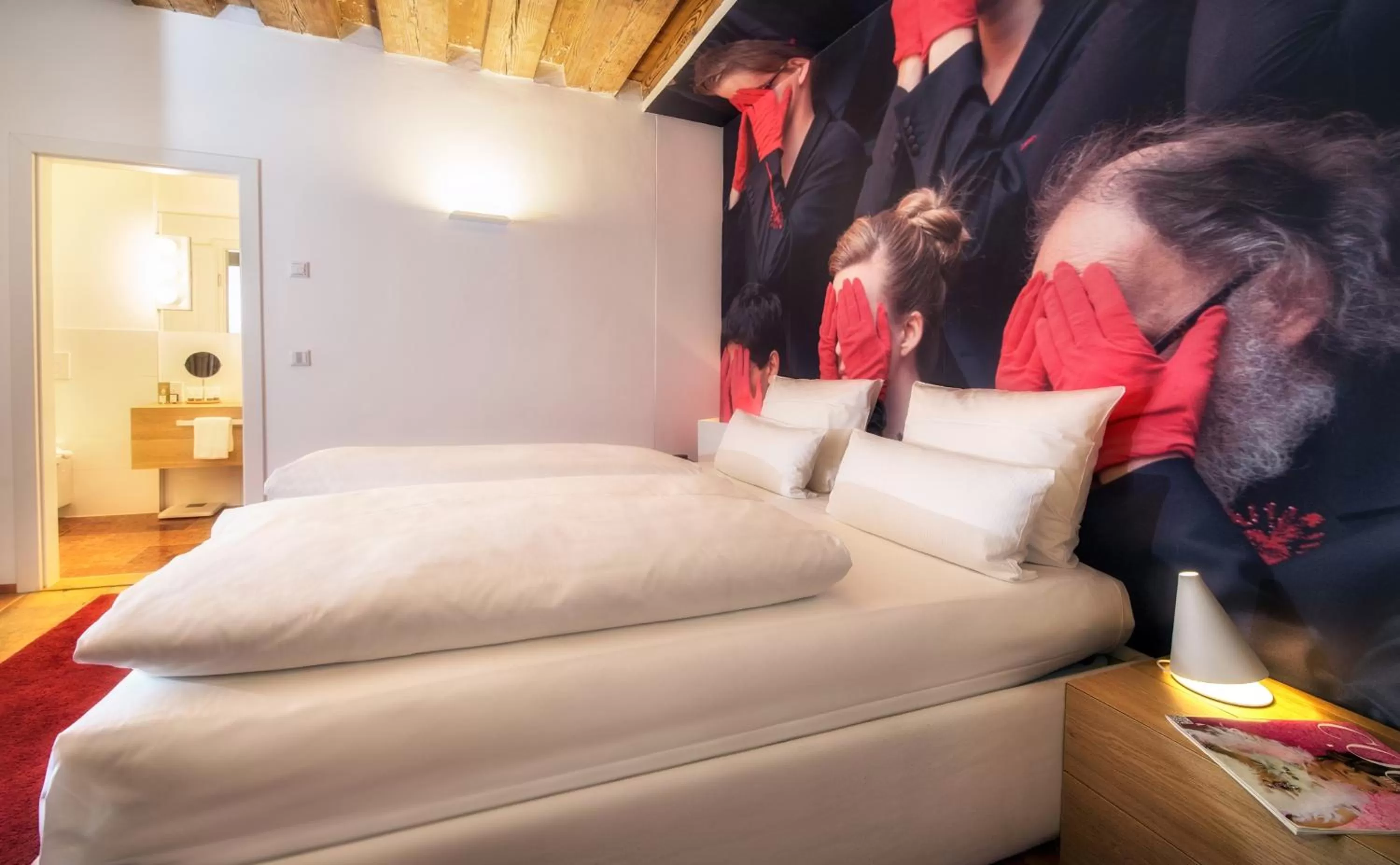 Photo of the whole room, Bed in Small Luxury Hotel Goldgasse