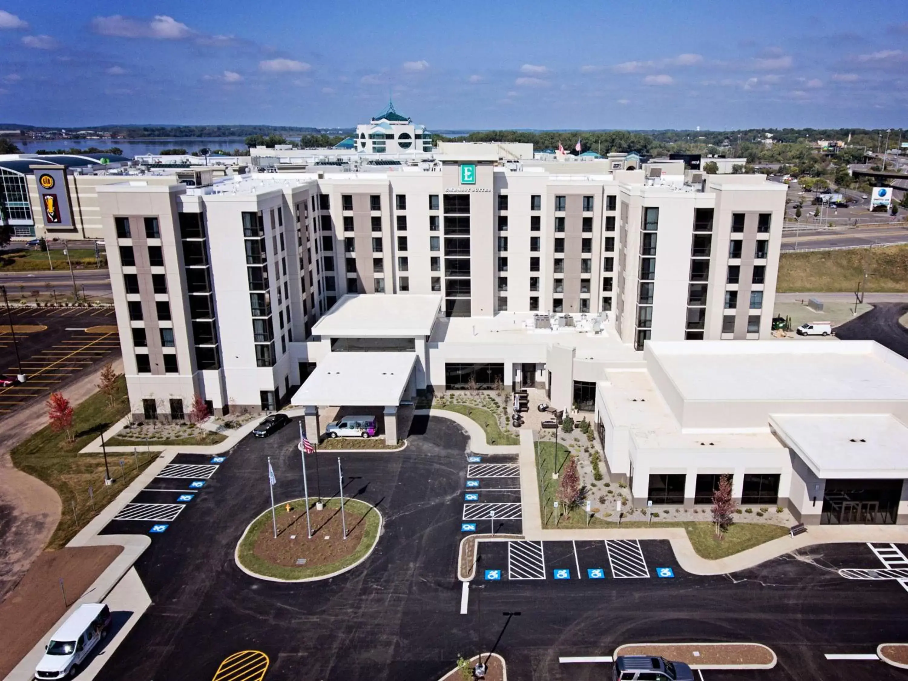 Property building, Bird's-eye View in Embassy Suites By Hilton Syracuse Destiny USA